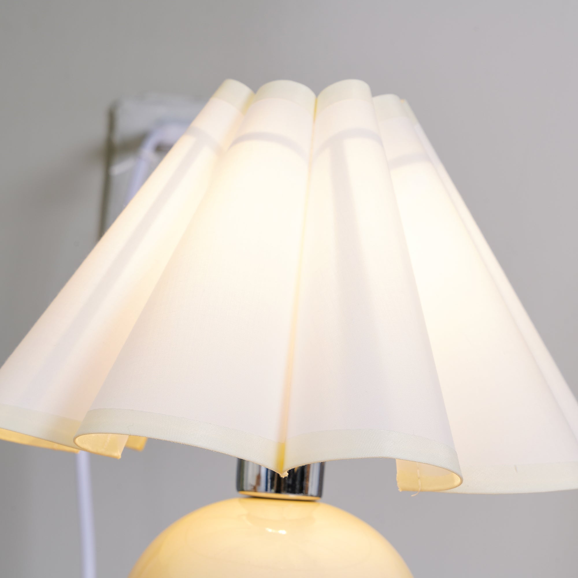 kicsi-knife-pleat-table-lamp-anzaz--19