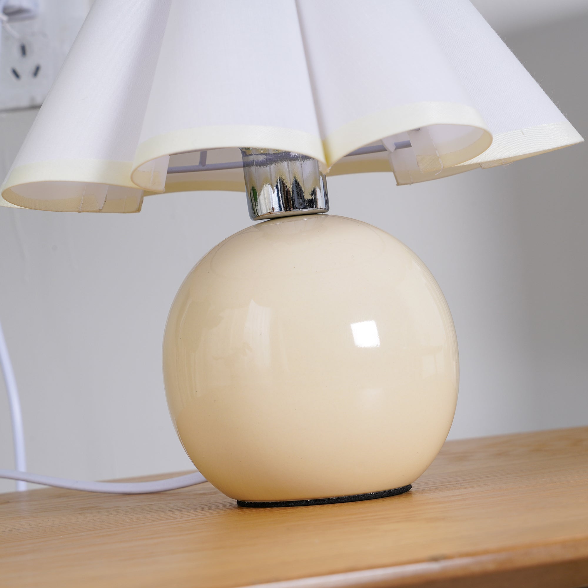 kicsi-knife-pleat-table-lamp-anzaz--21