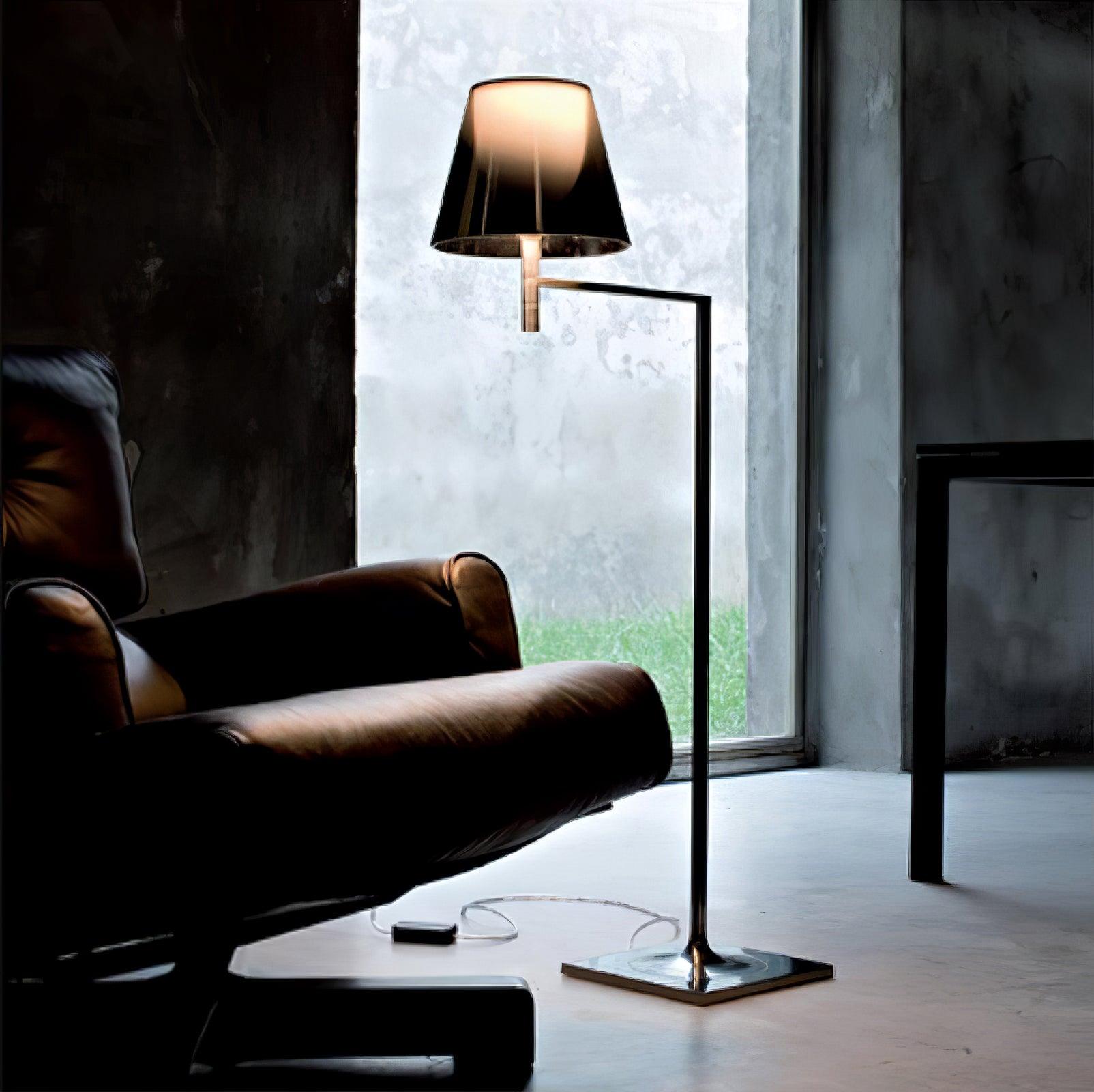 chrome-prism-bending-floor-light-anzaz-Chrome & Clear-3