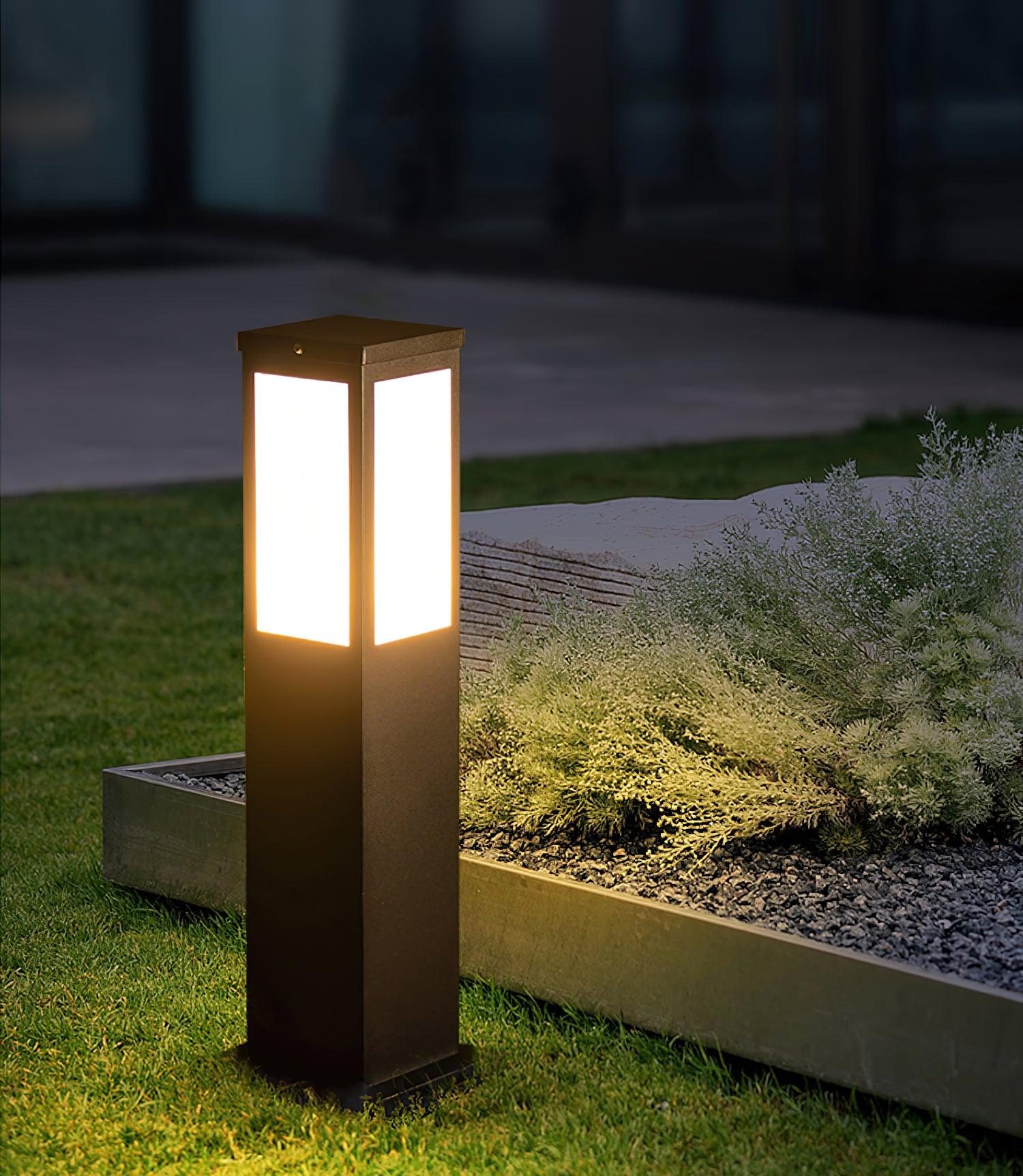 kuzco-bollard-outdoor-light-anzaz--23