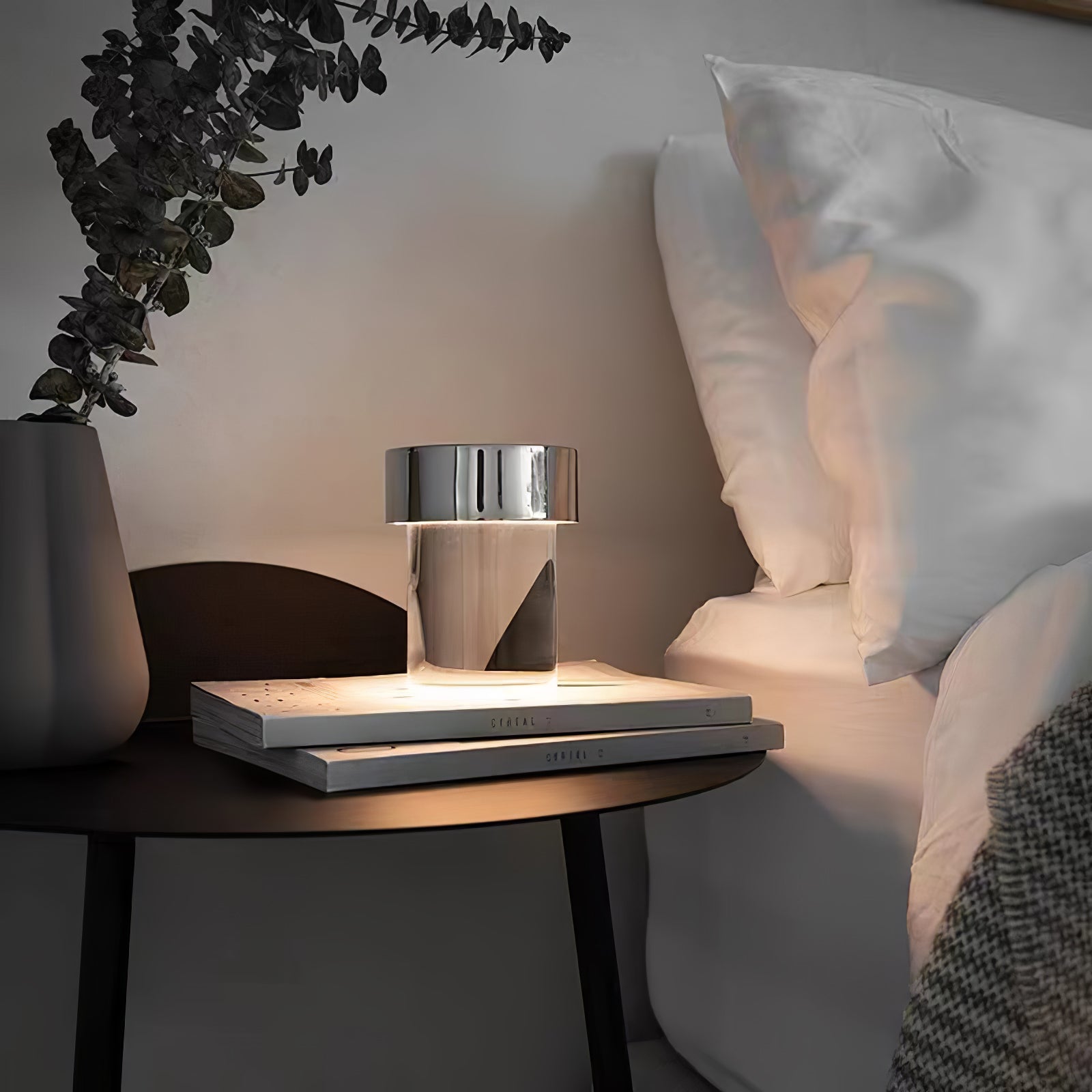 last-order-portable-table-lamp-anzaz-Gold & Clear-5