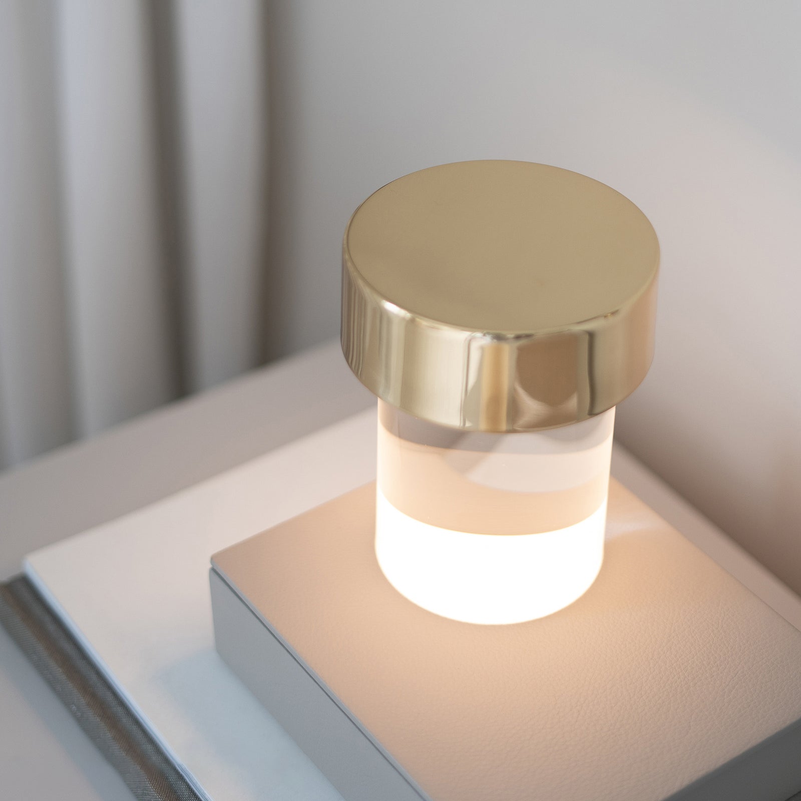 last-order-portable-table-lamp-anzaz-Chrome & Clear-2