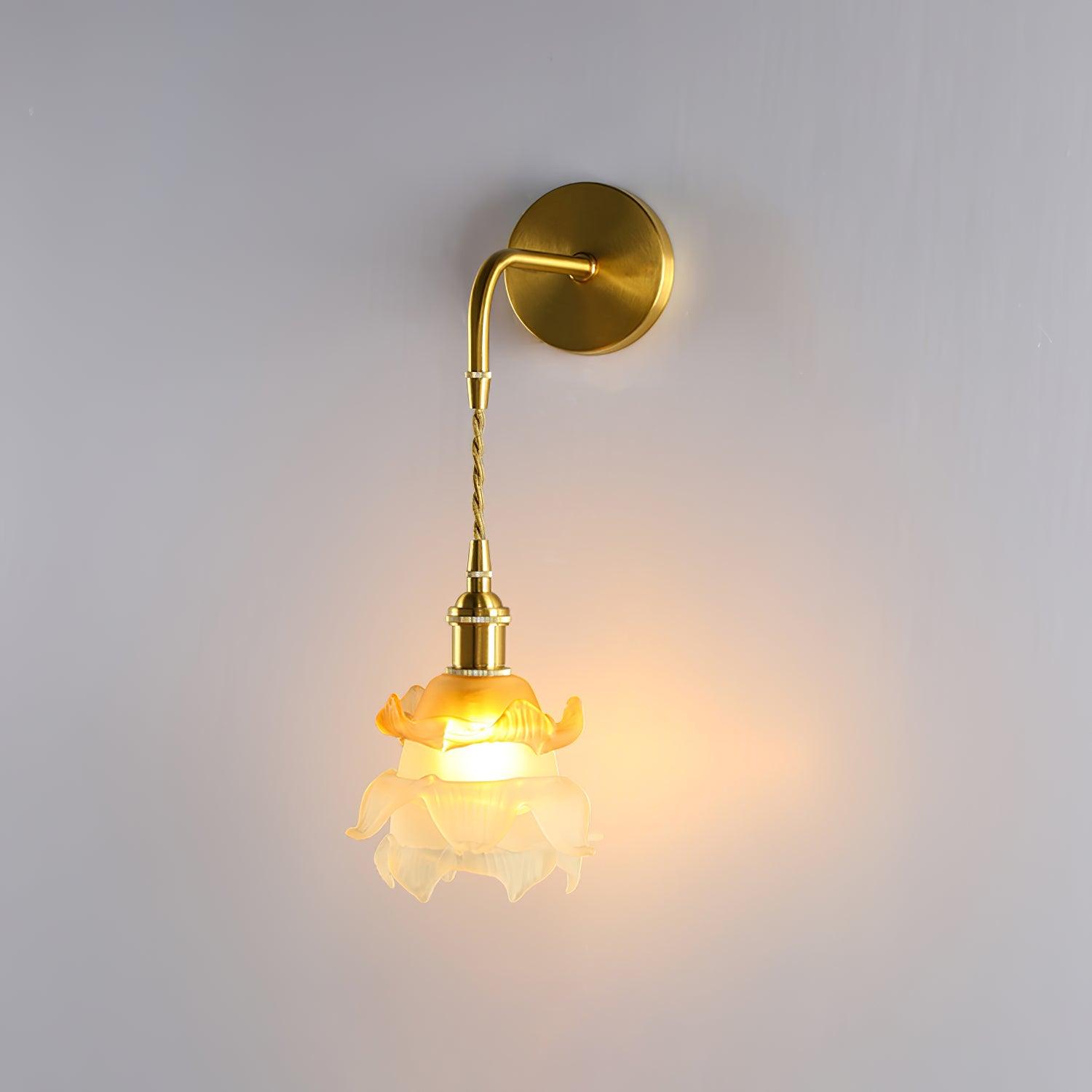 laura-brass-wall-lamp-anzaz--2