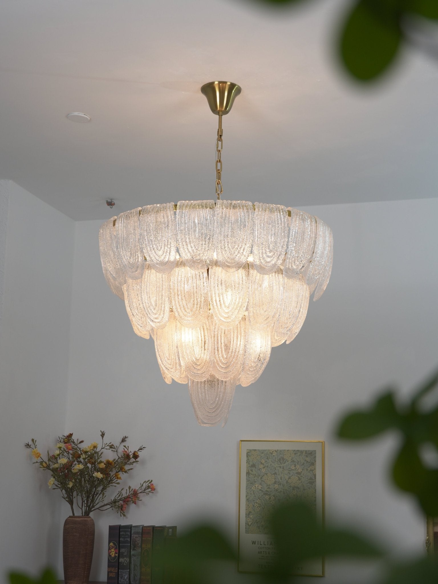 layered-glass-petal-chandelier-anzaz--4