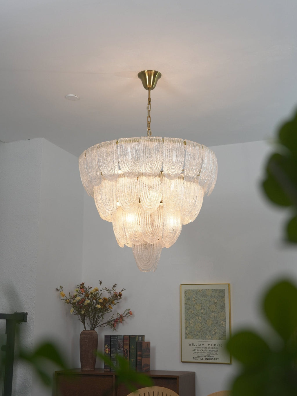 layered-glass-petal-chandelier-anzaz--6