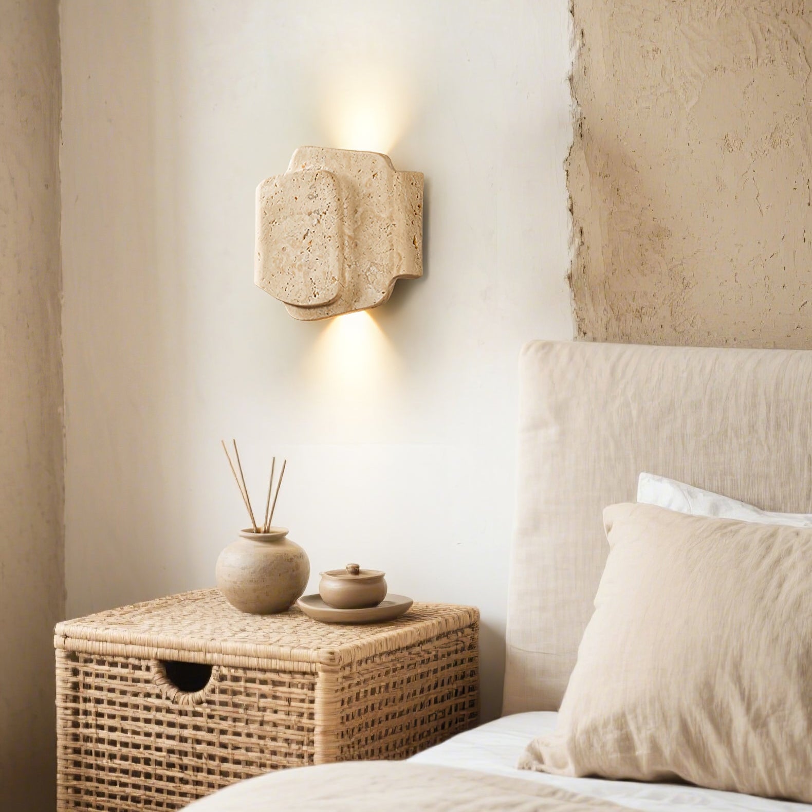 layered-travertine-wall-light-anzaz--2