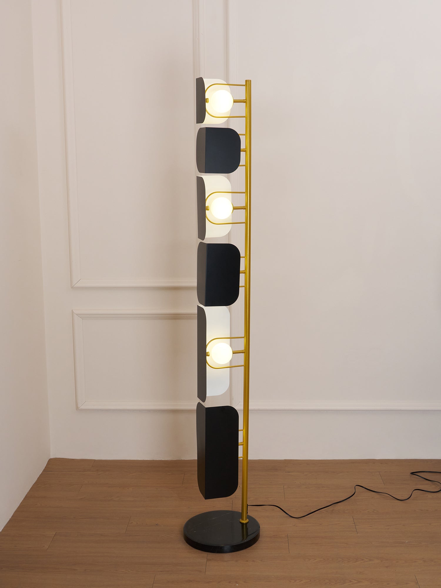 leagan-floor-lamp-anzaz-Black & Gold-3