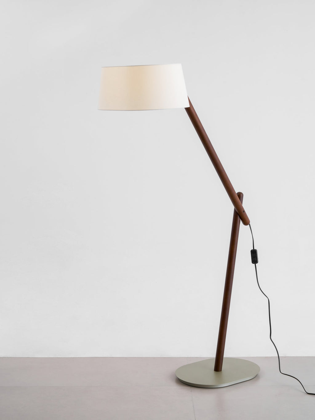 lean-pivot-floor-lamp-anzaz--44