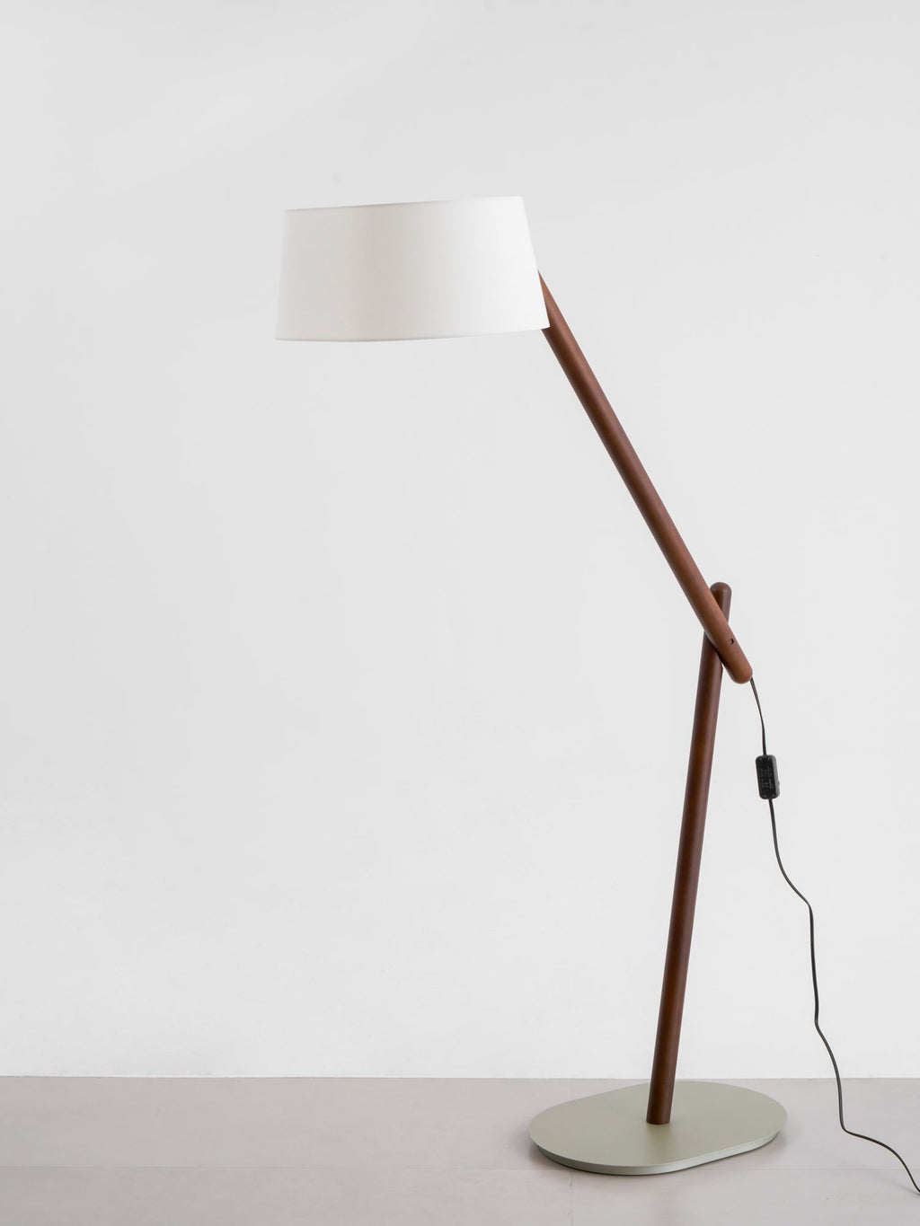 lean-pivot-floor-lamp-anzaz--45