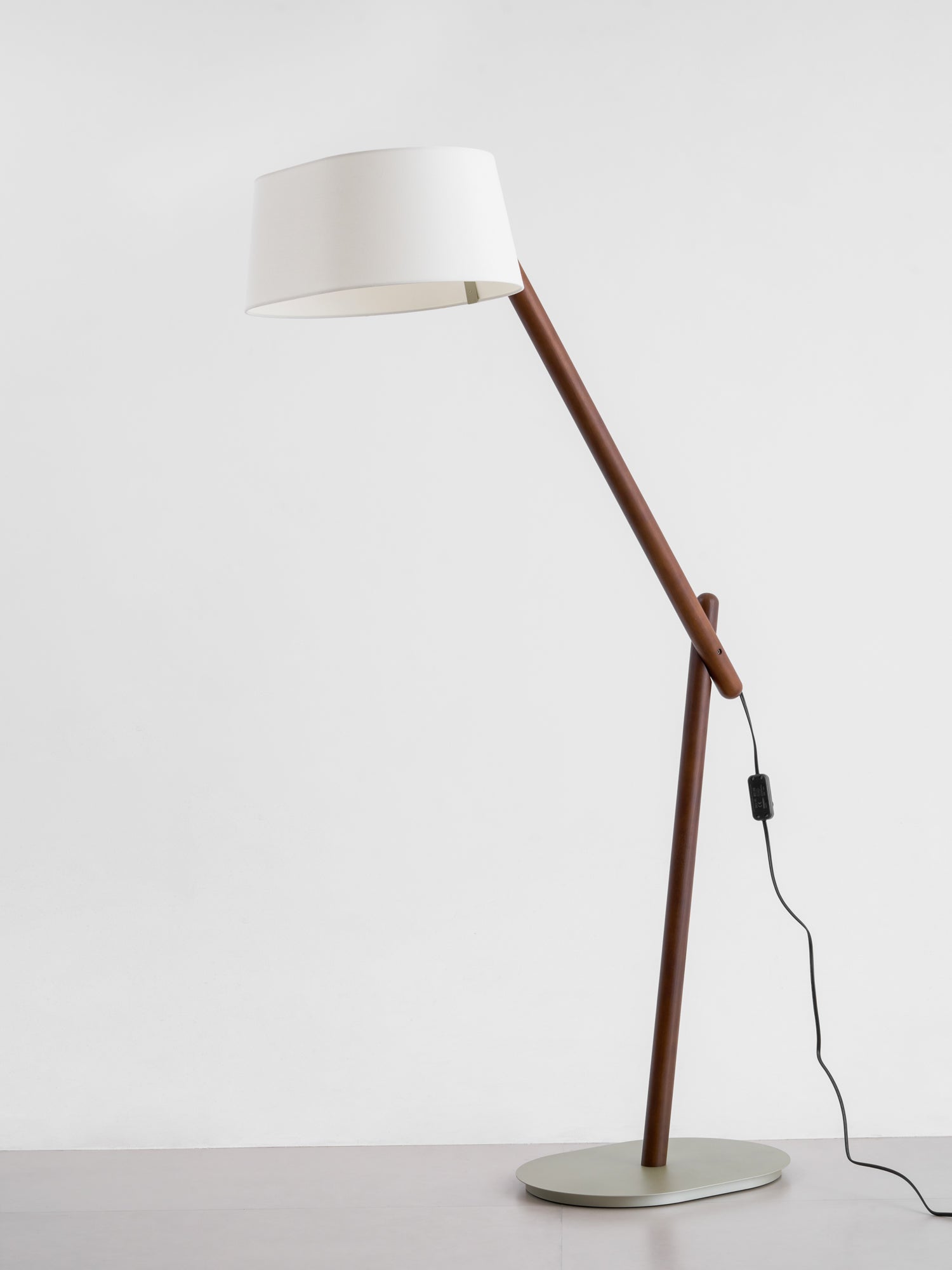 lean-pivot-floor-lamp-anzaz--46