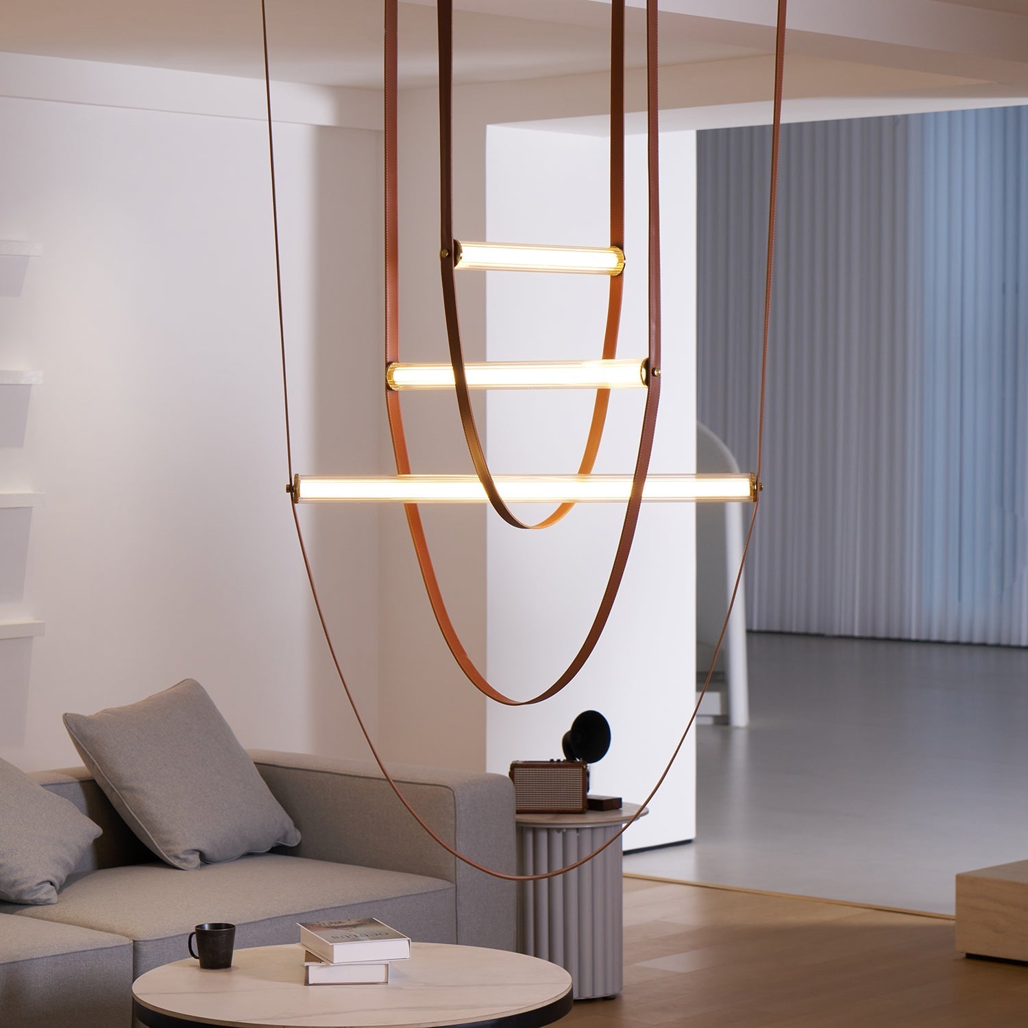 tracer-belt-pendant-lamp-anzaz-Gold canopy plate & Black leather-3