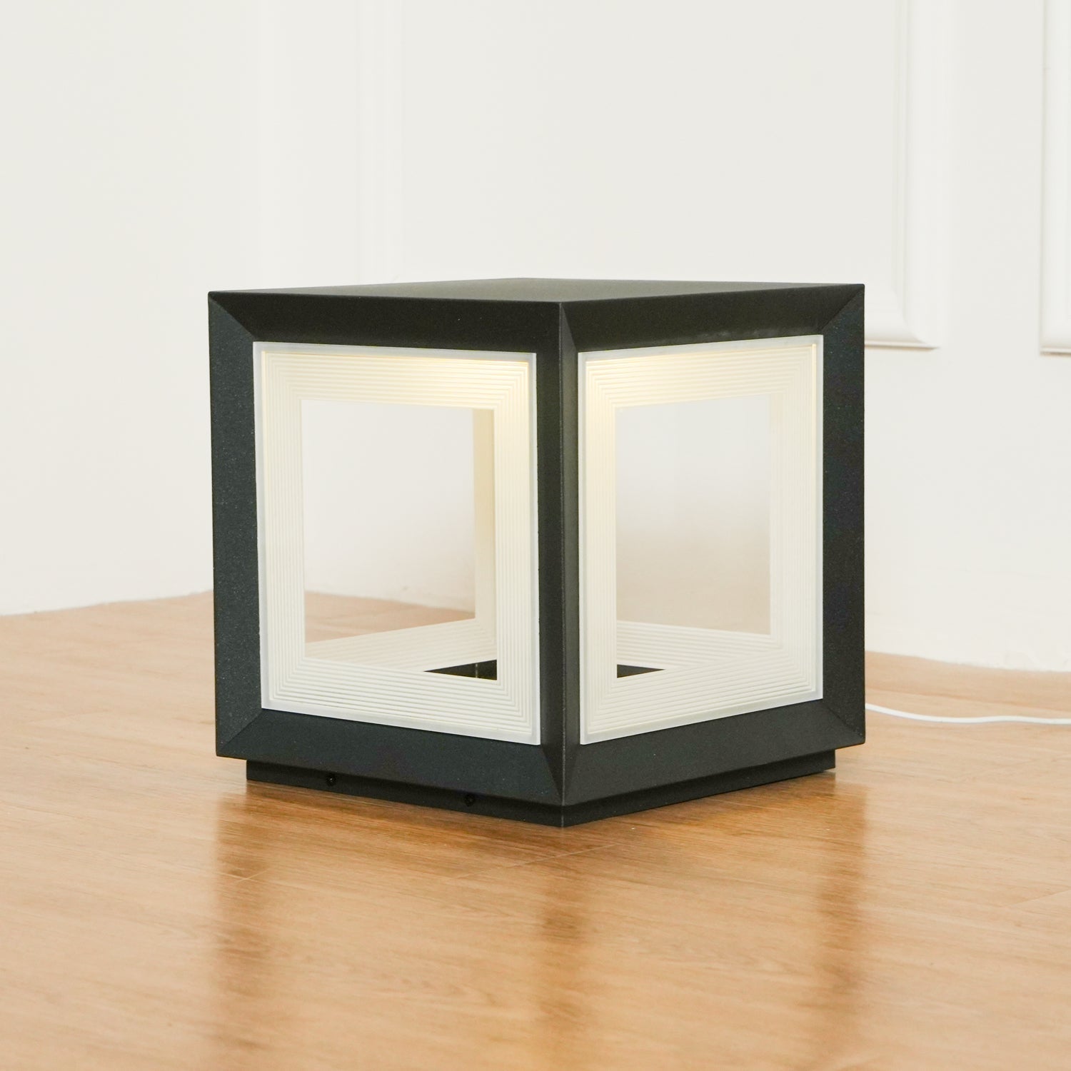 light-cube-outdoor-post-light-anzaz-Model B: Solar-Powered Version-4
