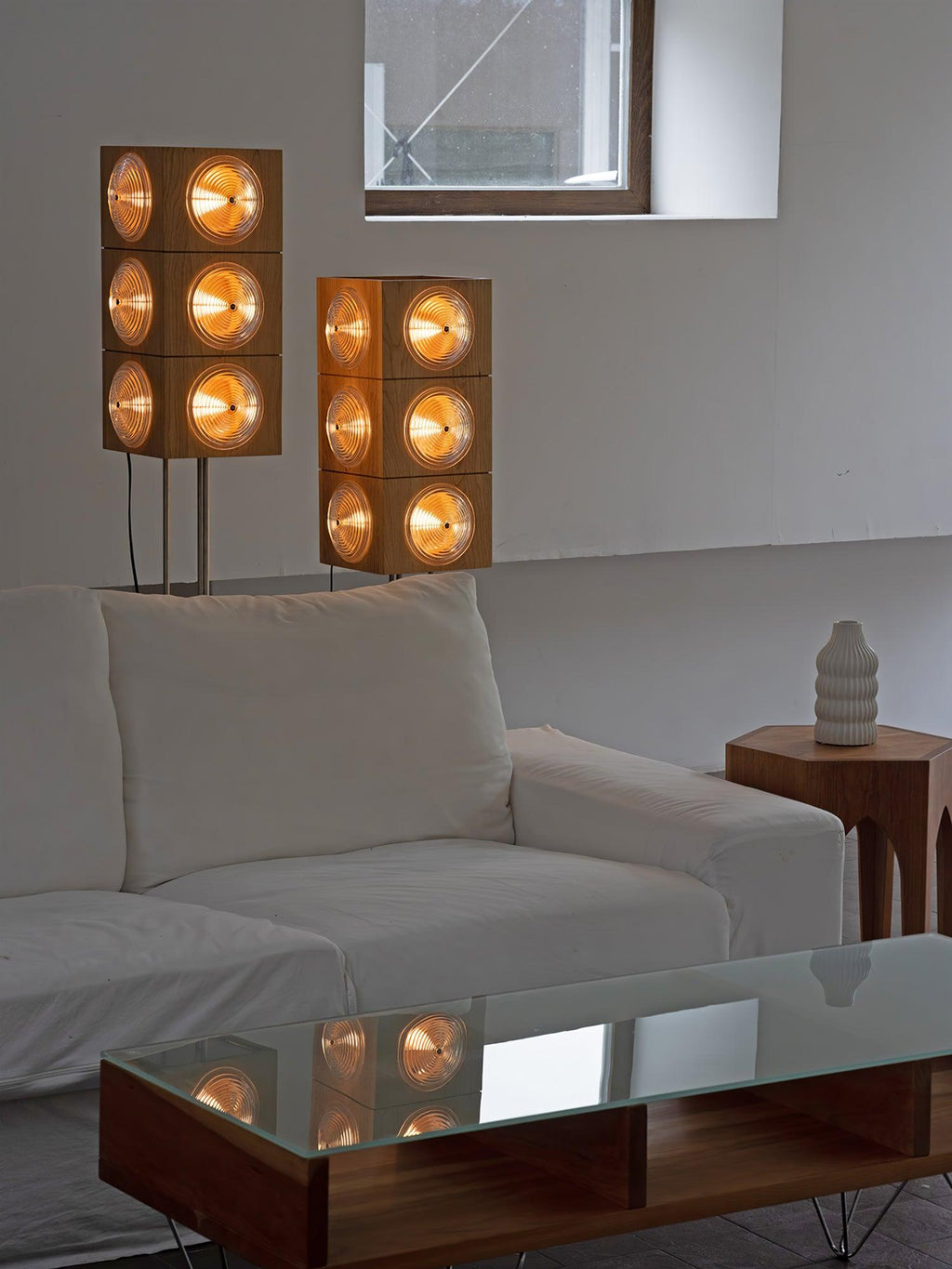 cinematic-lightbox-camera-floor-lamp-anzaz-Cherry Wood-3