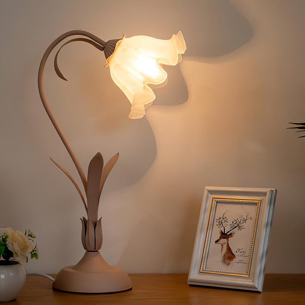lily-of-the-valley-table-lamp-anzaz--13