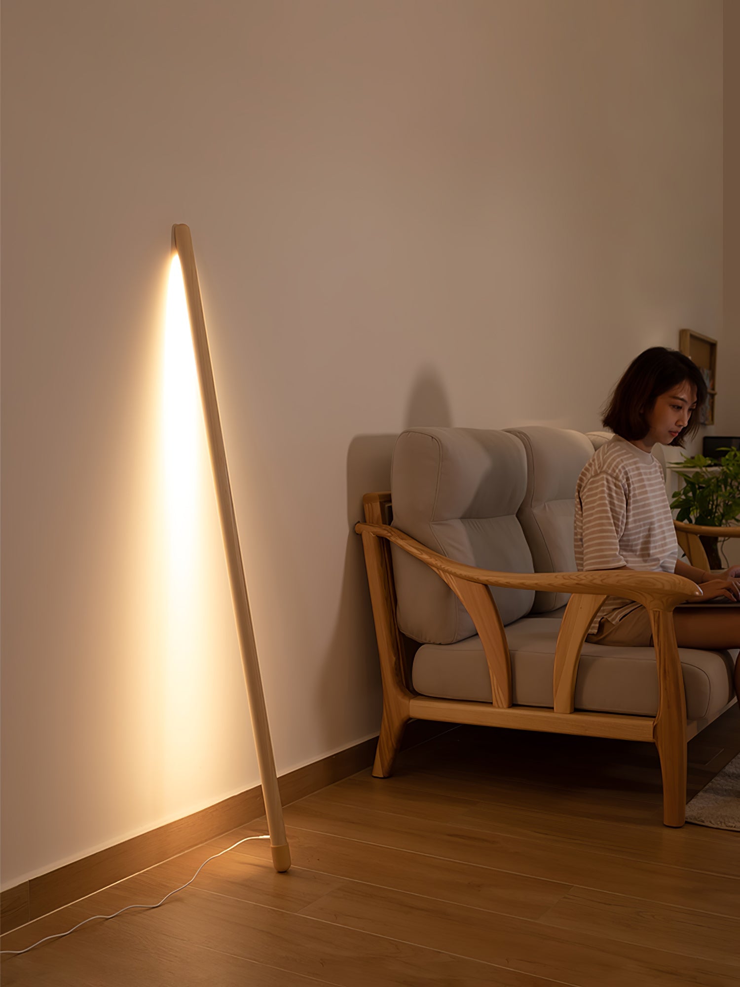 line-assist-ambience-floor-lamp-anzaz-Wood color-7