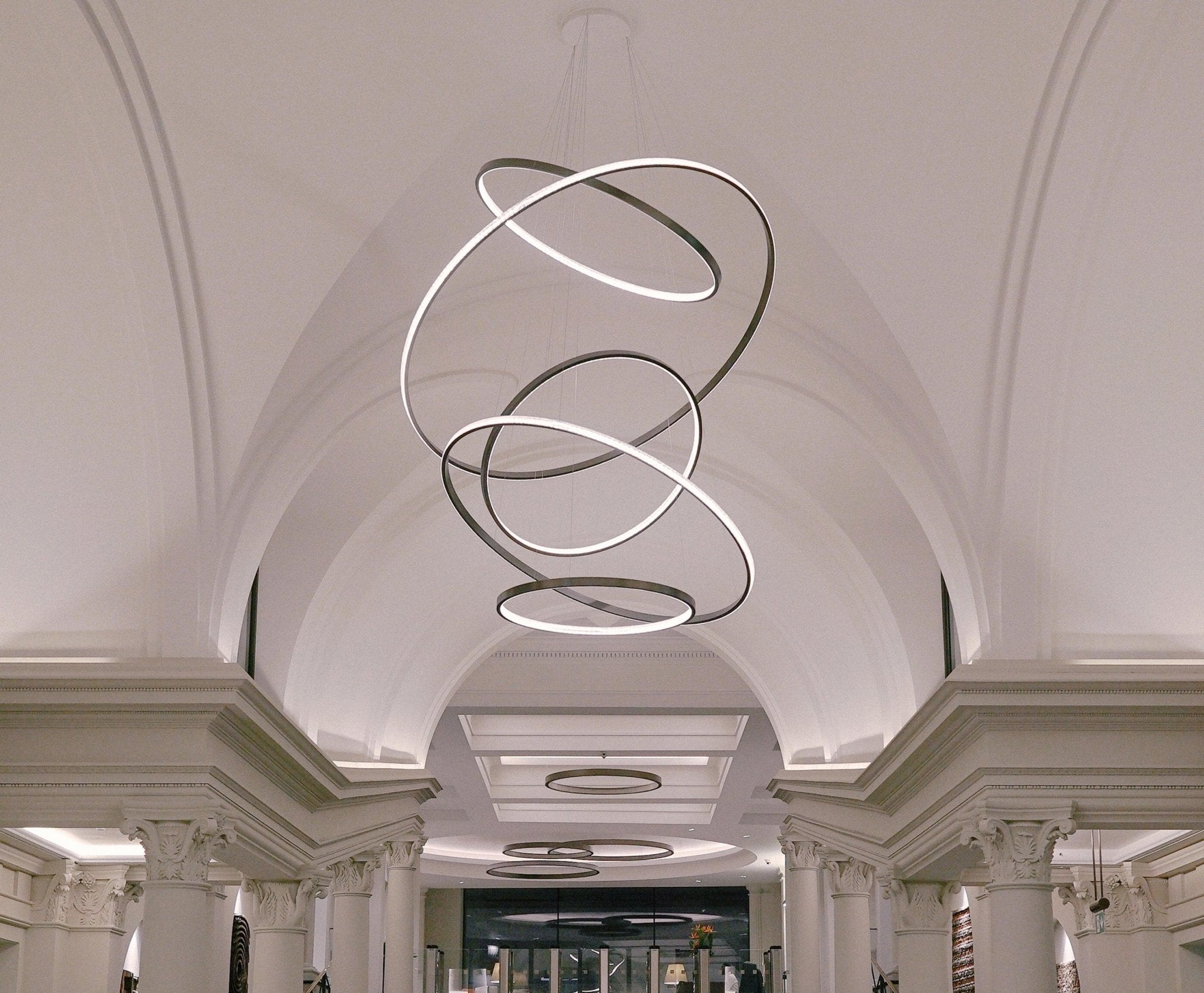 serenitas-chandelier-anzaz-Silver & External light-10