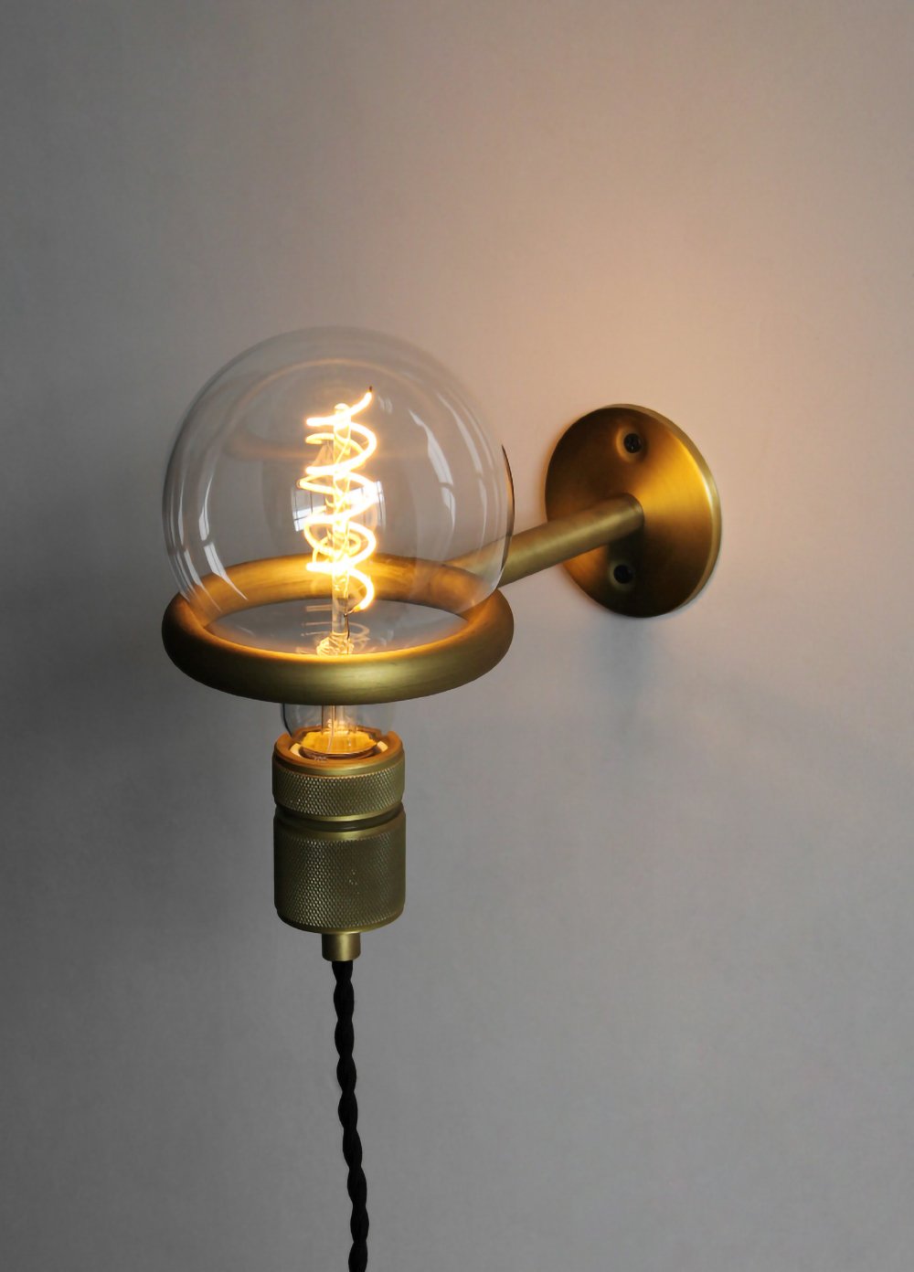 loop-minimalist-wall-light-with-wall-socket-anzaz--29