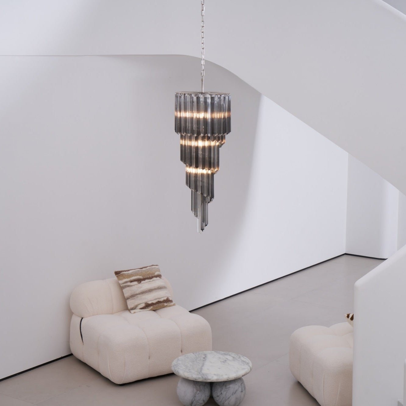 lucente-noir-spiral-chandelier-anzaz--14