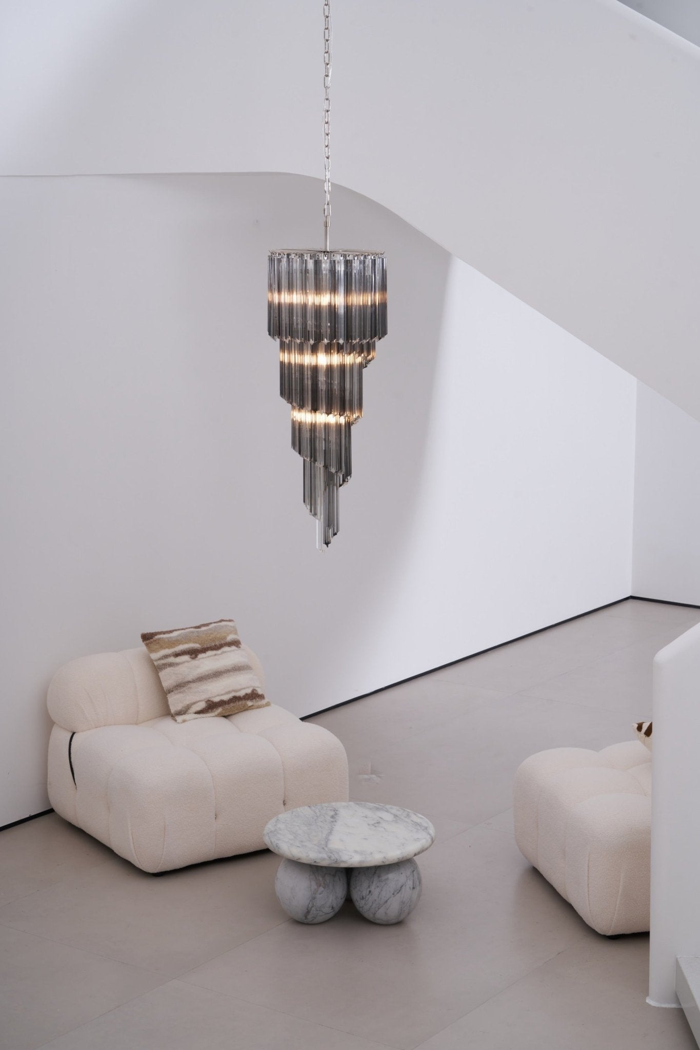 lucente-noir-spiral-chandelier-anzaz--28