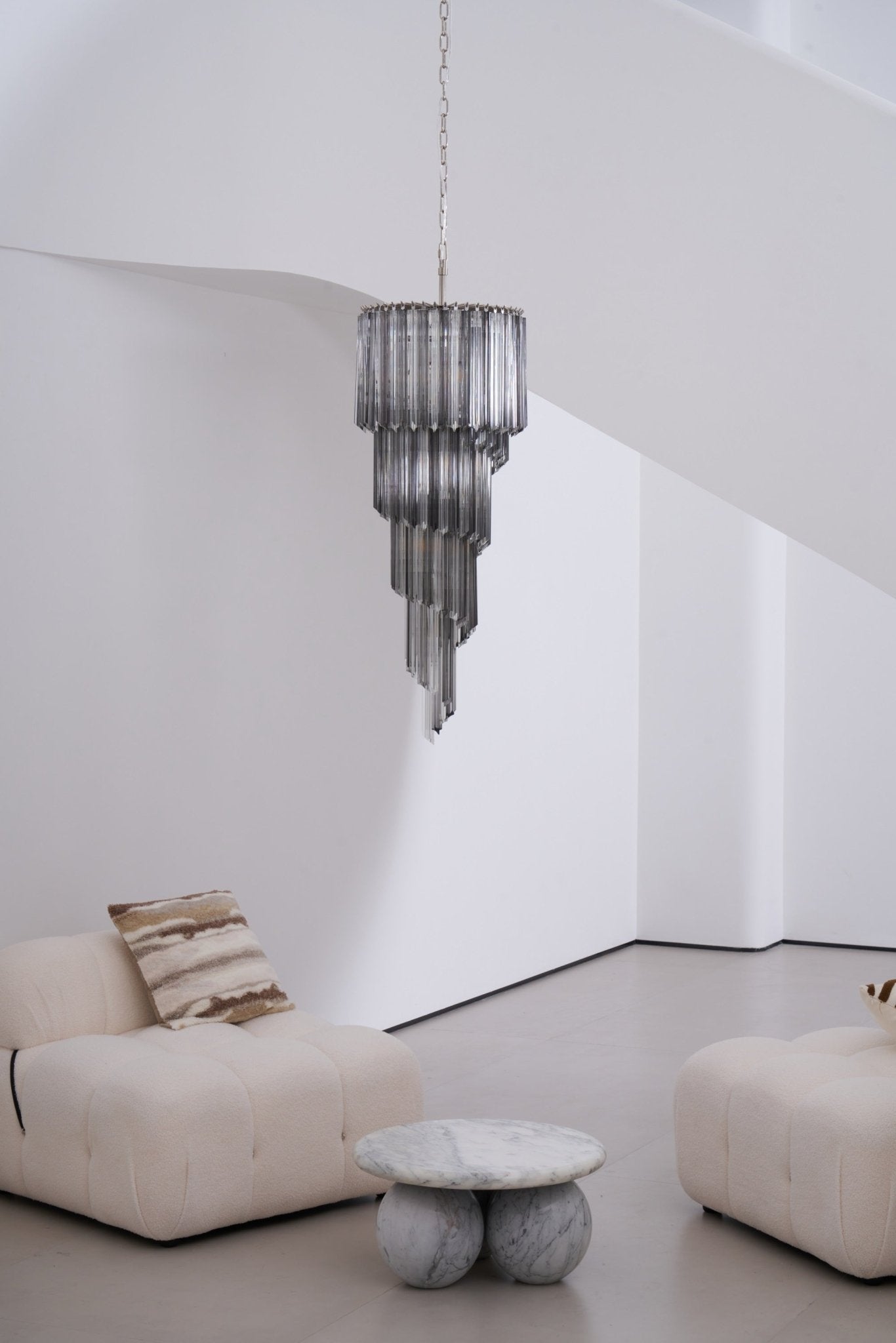 lucente-noir-spiral-chandelier-anzaz--29