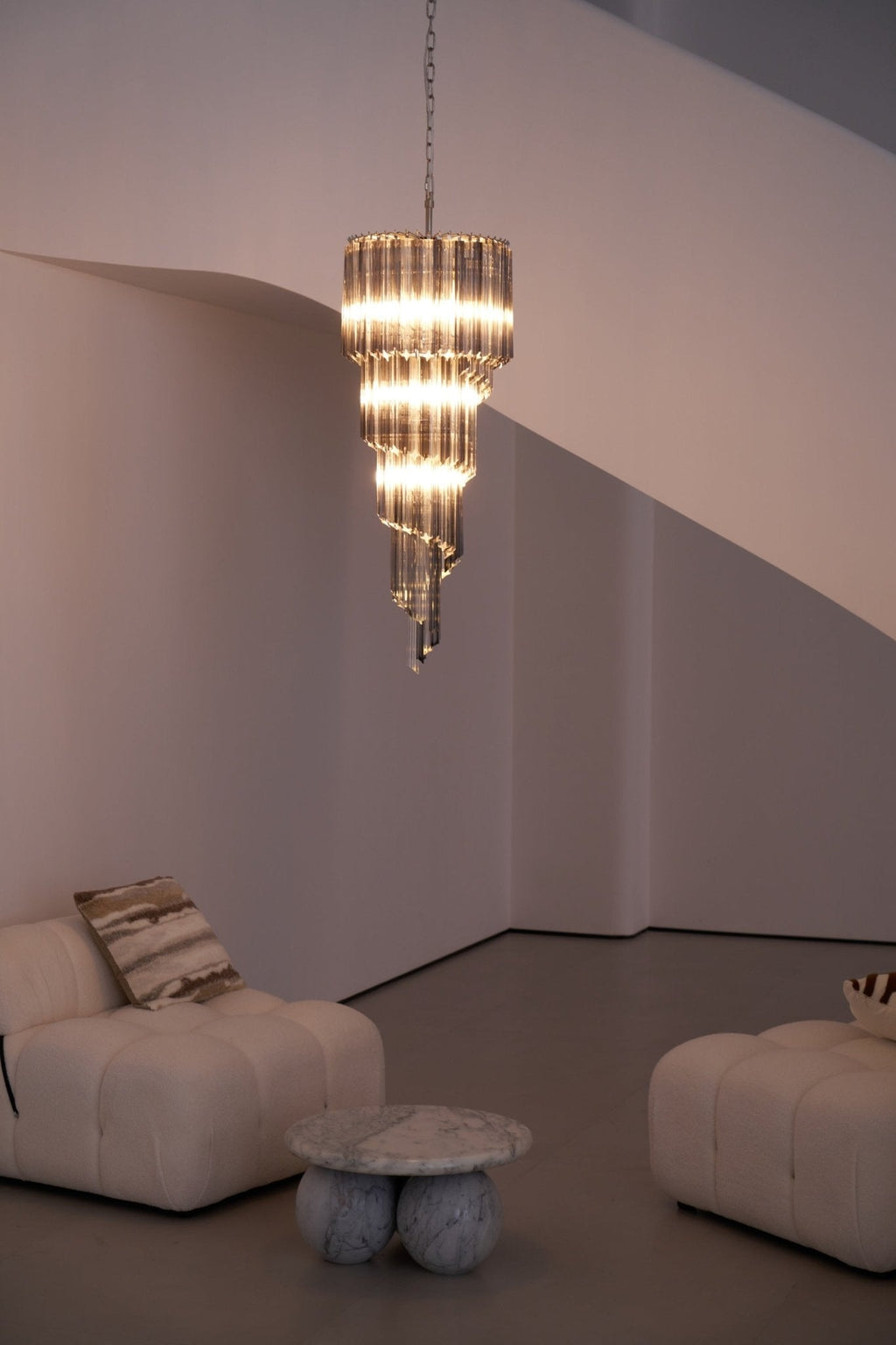 lucente-noir-spiral-chandelier-anzaz--19