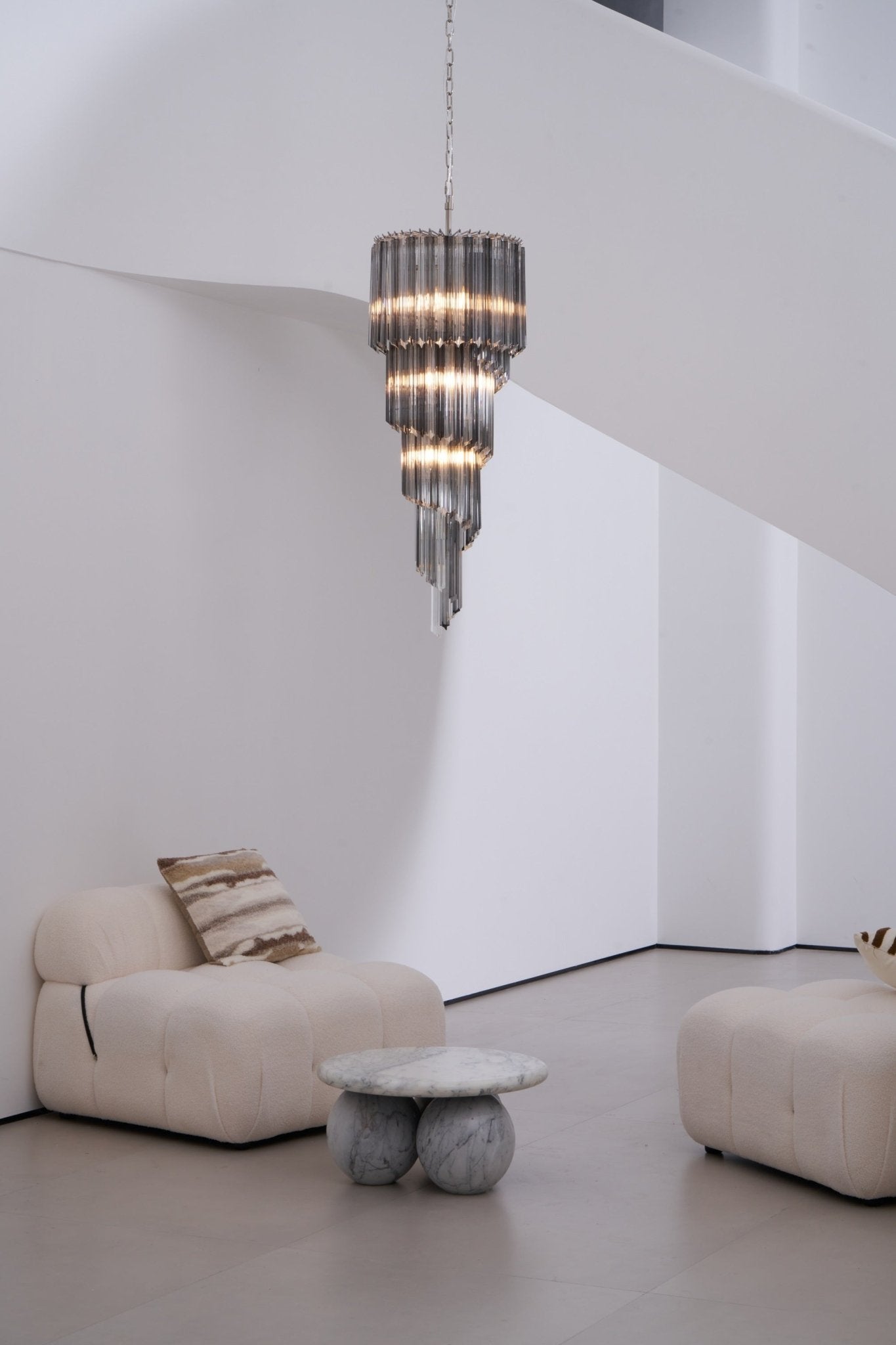 lucente-noir-spiral-chandelier-anzaz--21