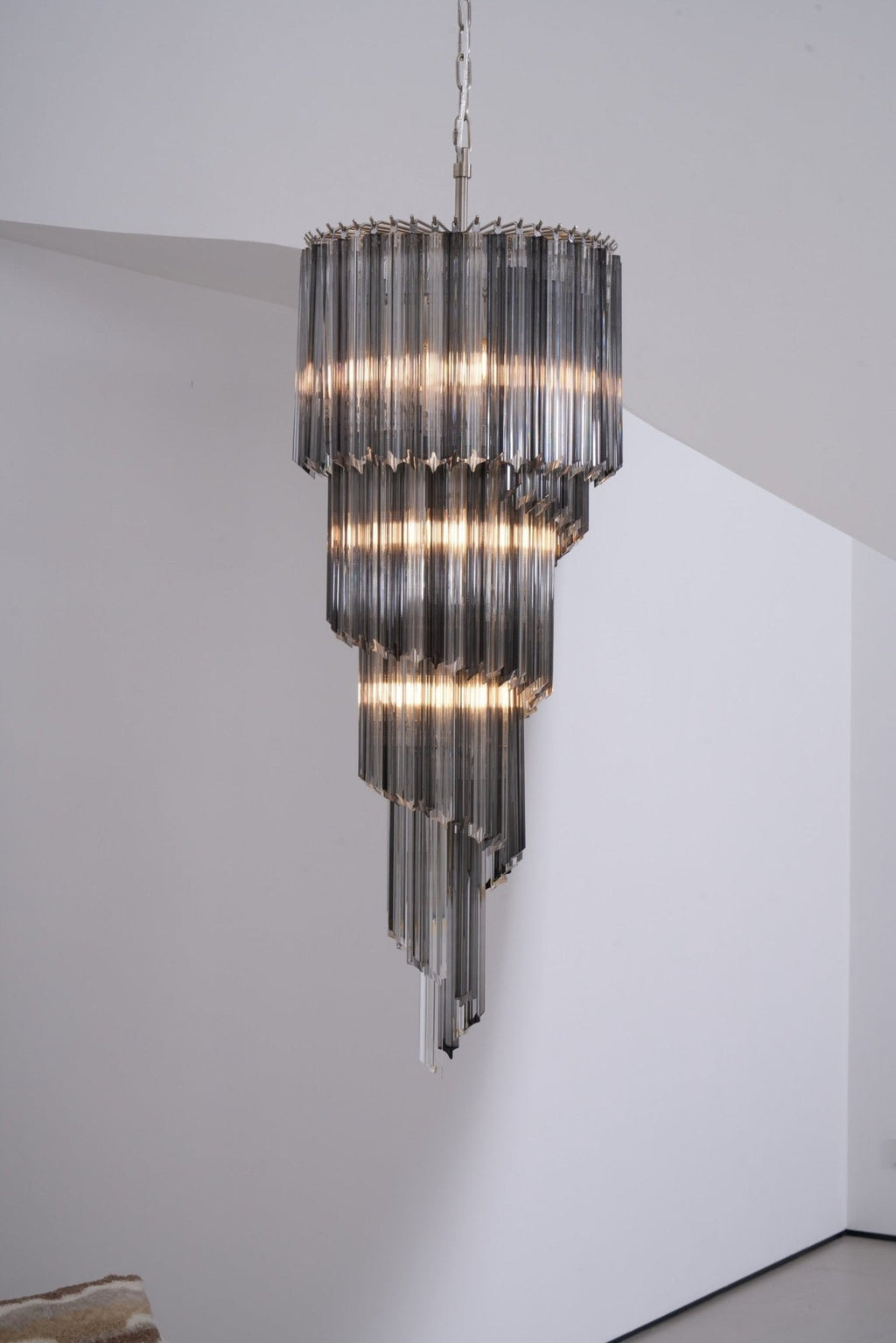 lucente-noir-spiral-chandelier-anzaz--24