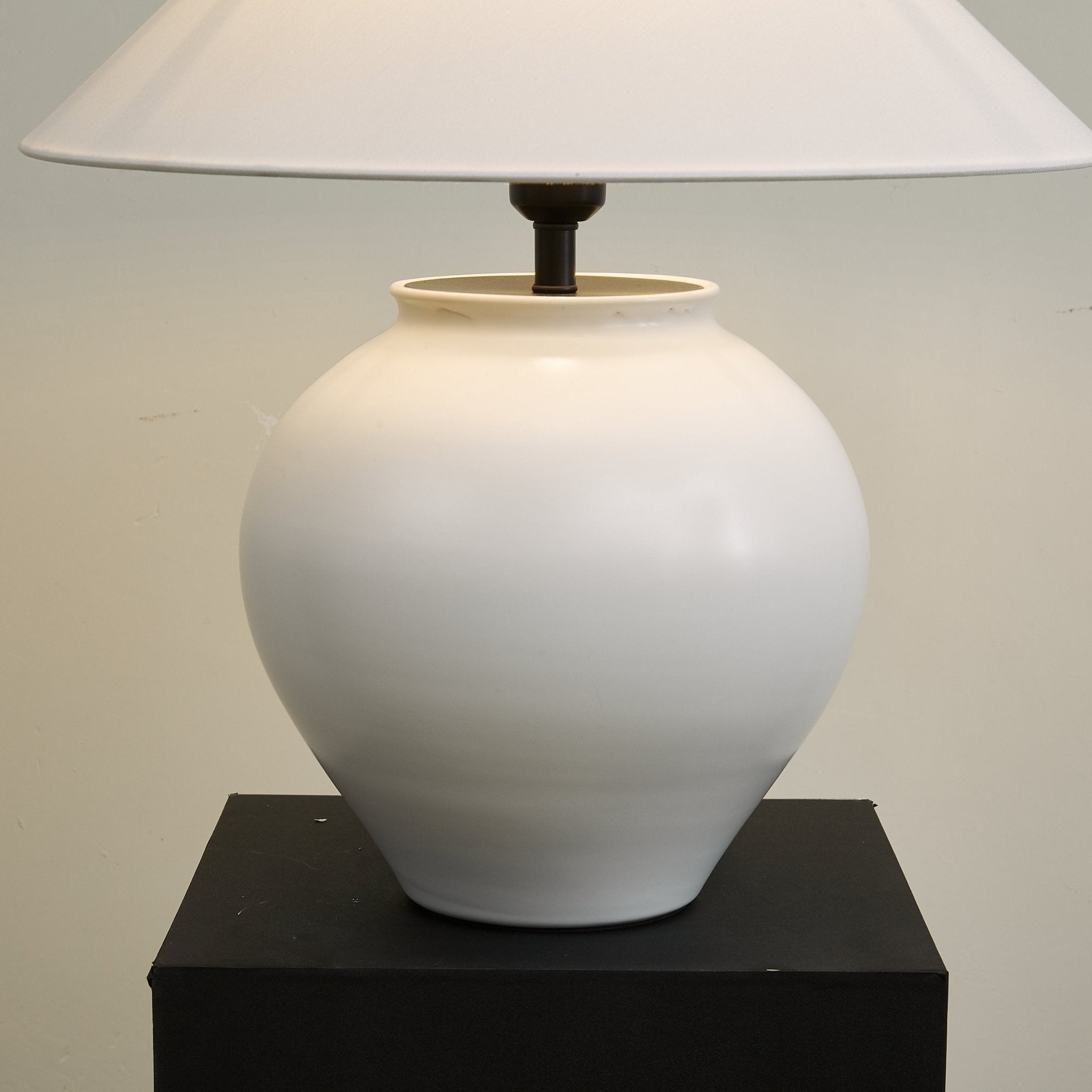 luma-ceramic-table-lamp-anzaz--12