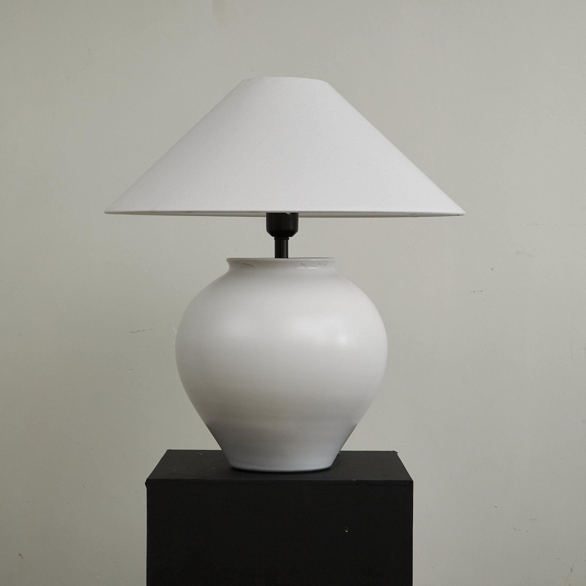 luma-ceramic-table-lamp-anzaz--5
