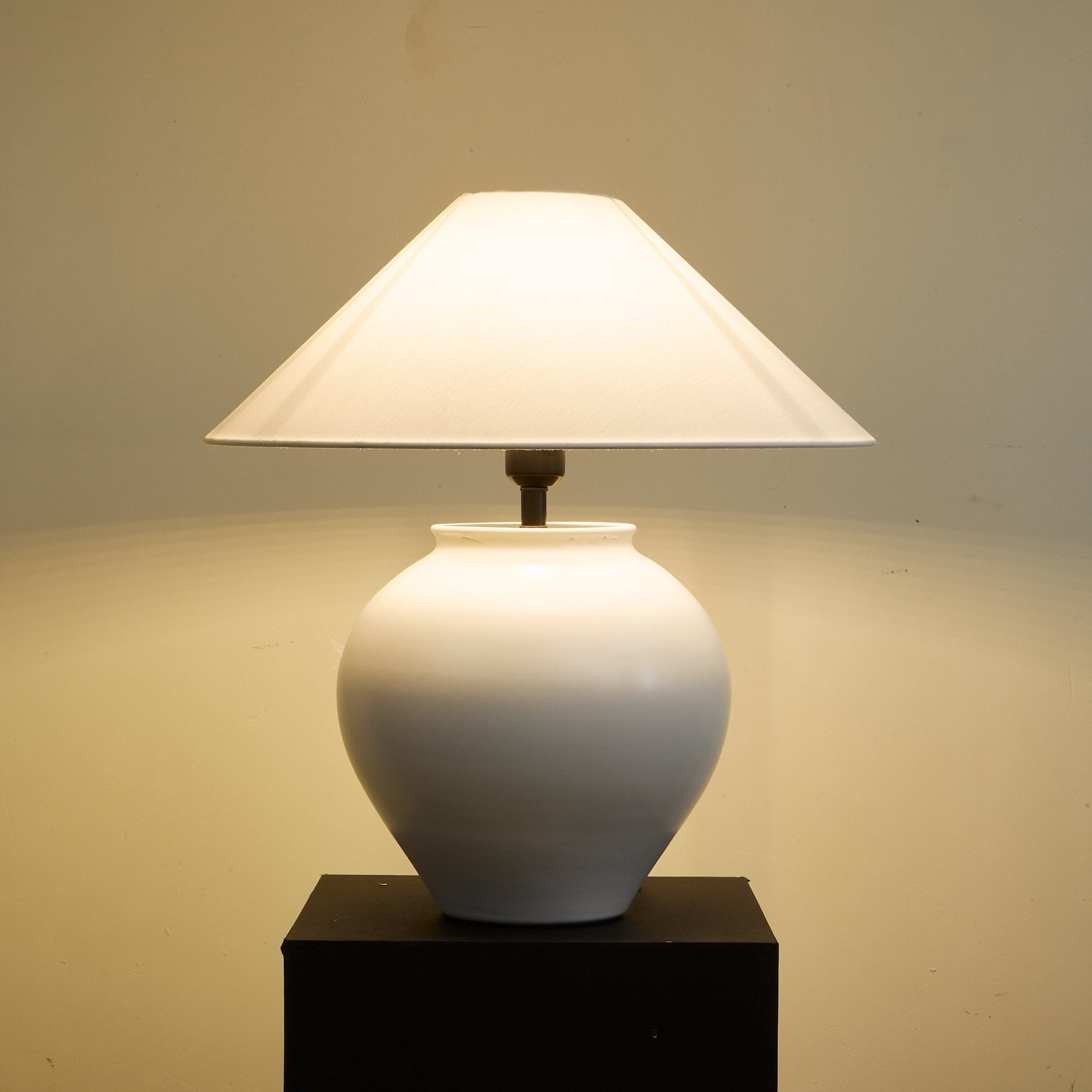 luma-ceramic-table-lamp-anzaz--6