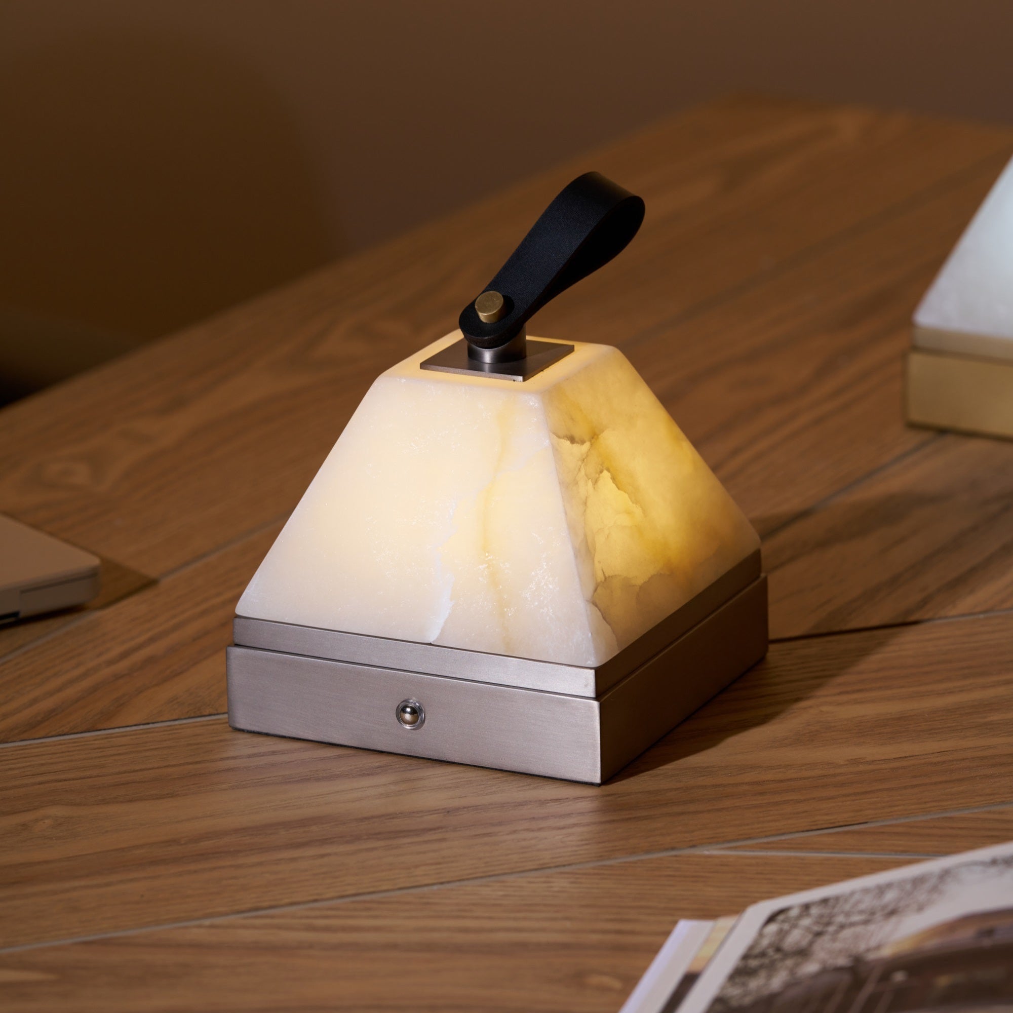 luma-cube-portable-lamp-anzaz--12