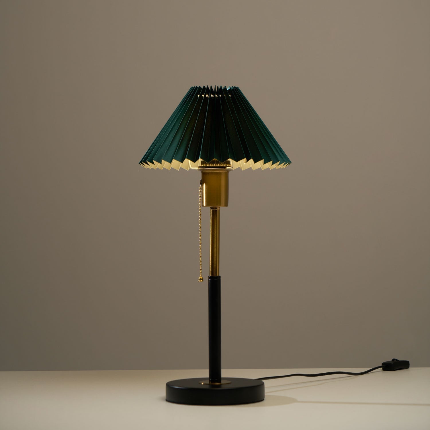 lumi-pleated-table-lamp-anzaz--8