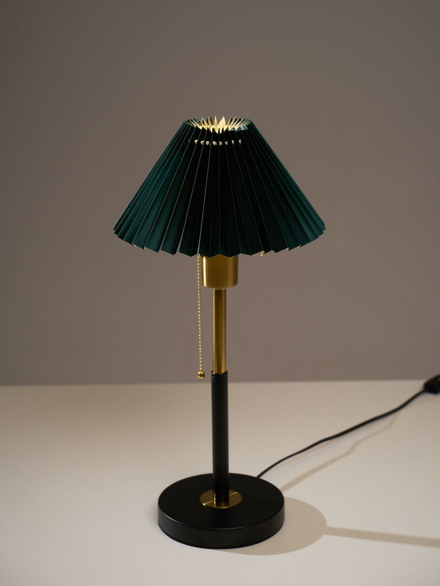 lumi-pleated-table-lamp-anzaz--9