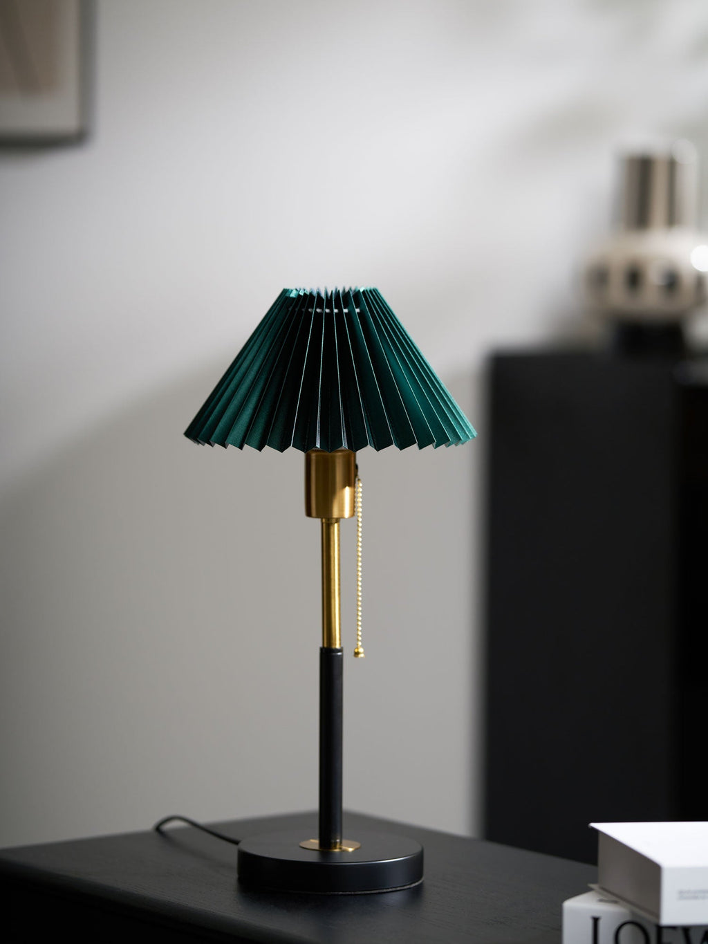lumi-pleated-table-lamp-anzaz--11