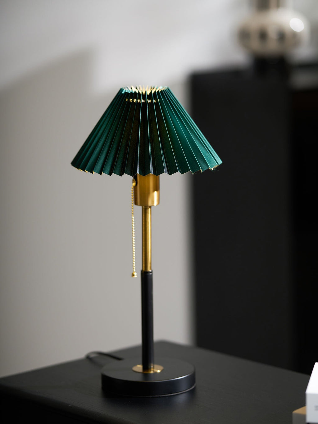 lumi-pleated-table-lamp-anzaz--6
