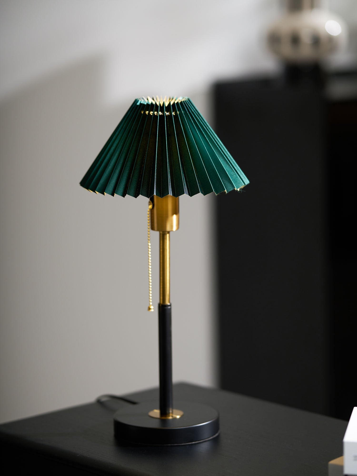 lumi-pleated-table-lamp-anzaz--6