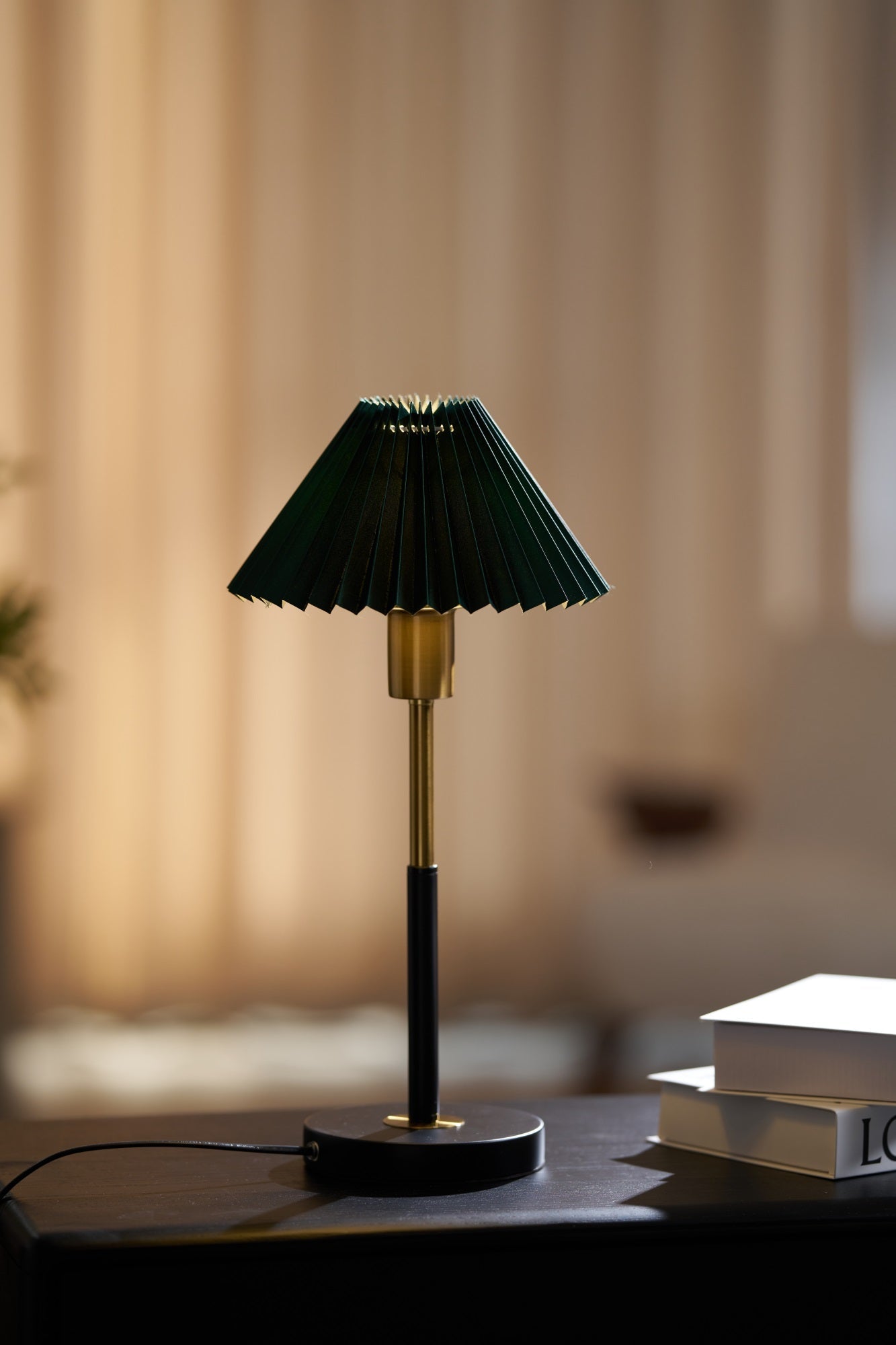 lumi-pleated-table-lamp-anzaz--16