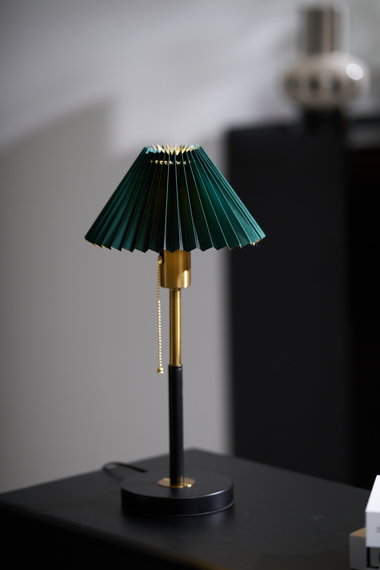 lumi-pleated-table-lamp-anzaz--18