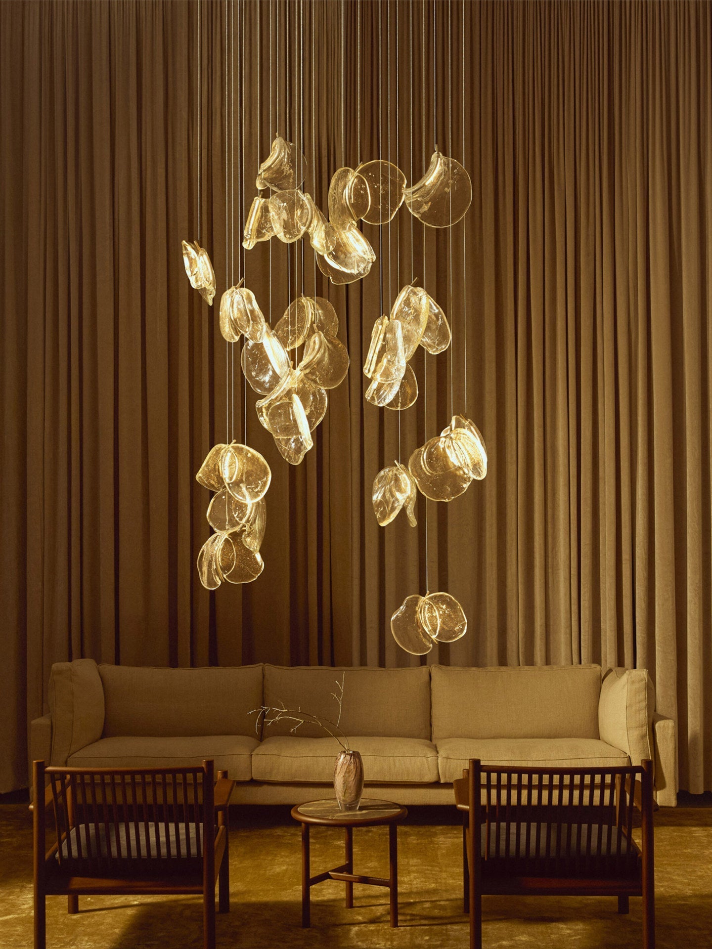 luminous-glass-petals-pendant-lamp-anzaz--15