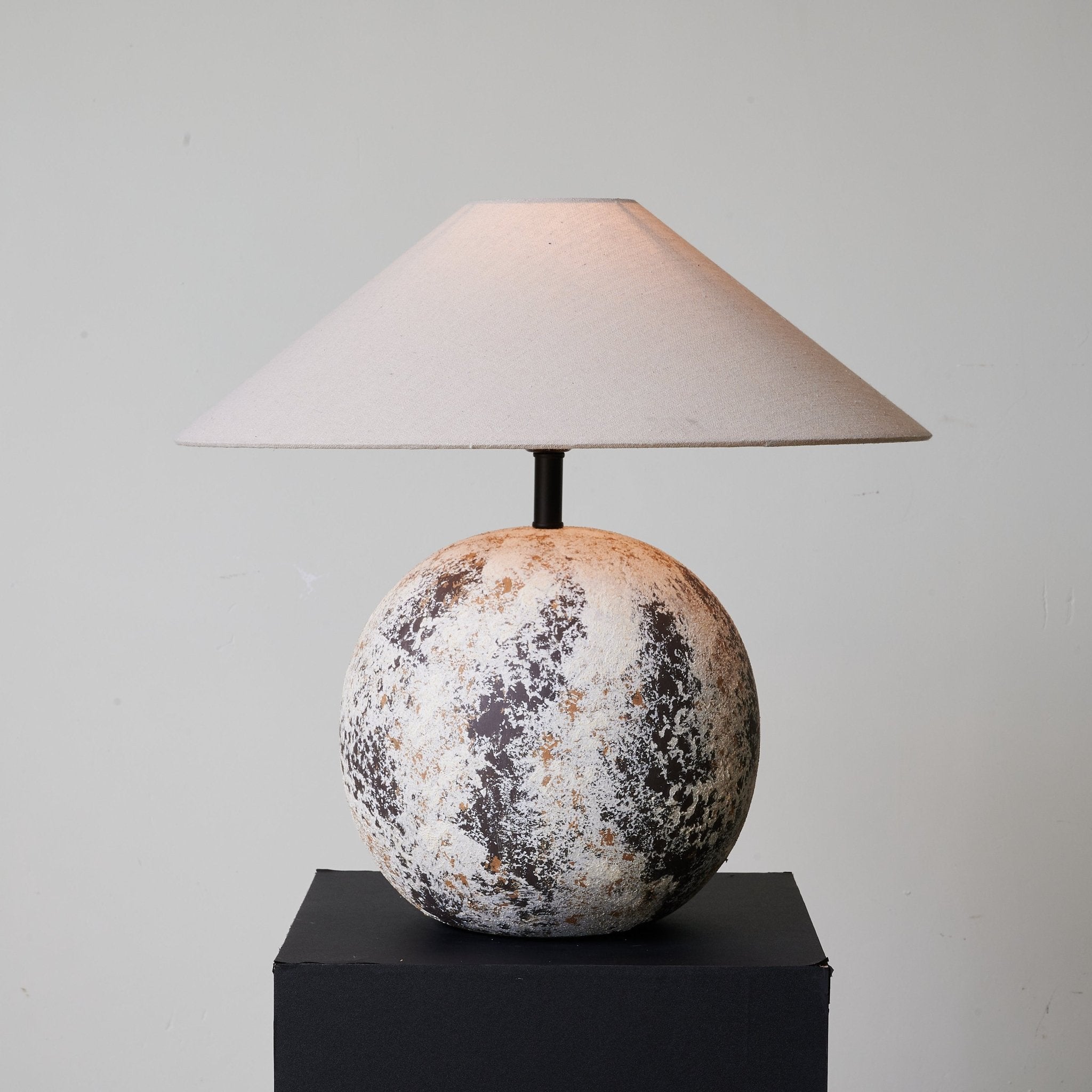 luna-terra-table-lamp-anzaz--9