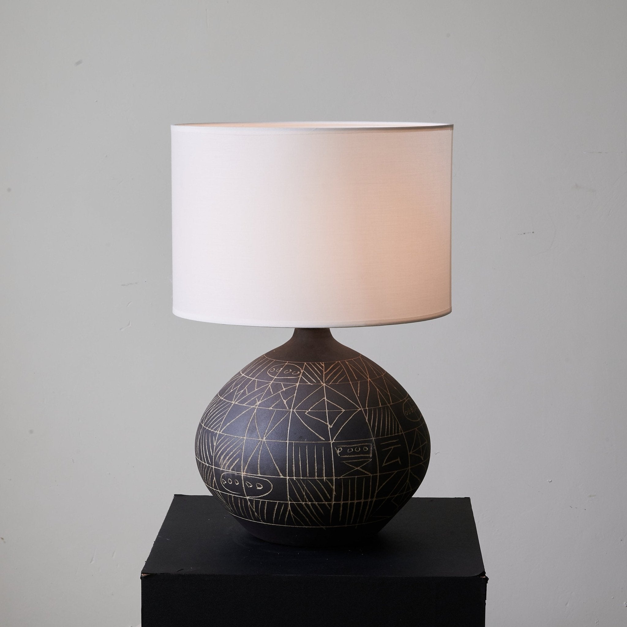 lunari-etch-table-lamp-anzaz-Black & White-2
