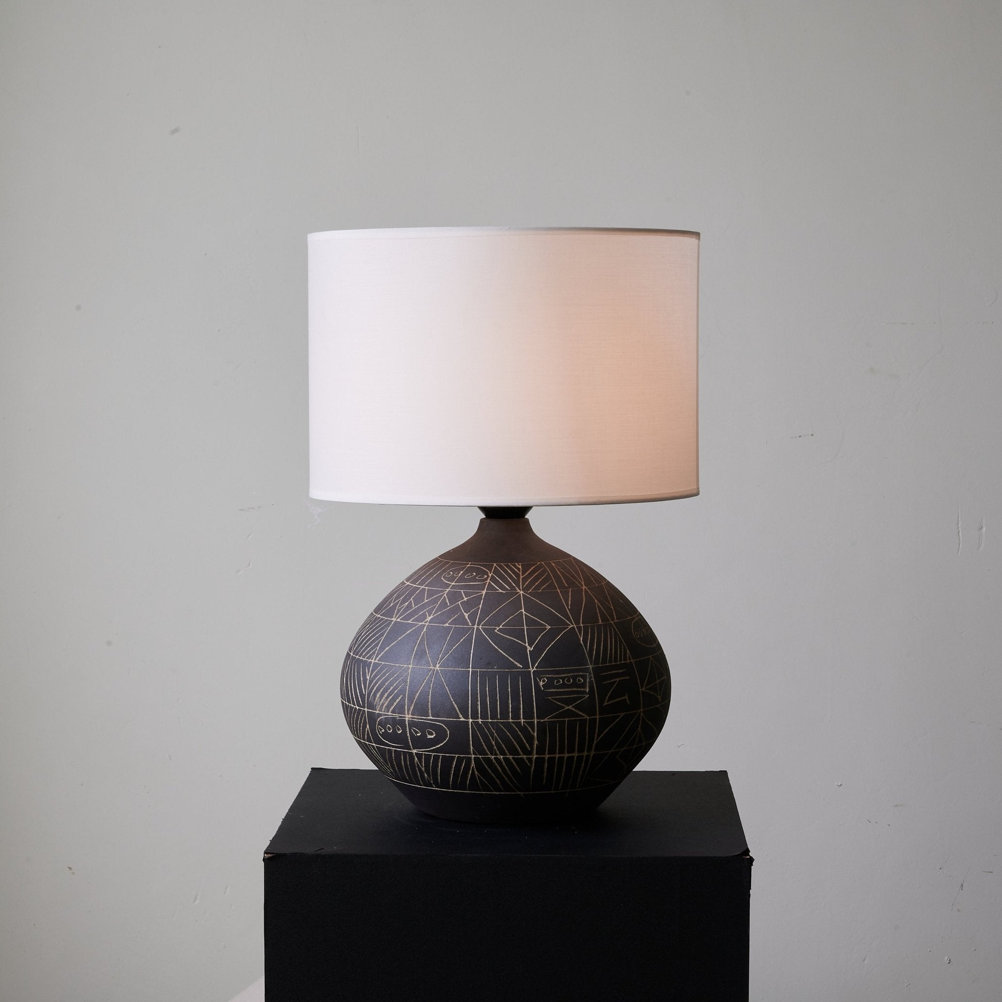 lunari-etch-table-lamp-anzaz-Black & White-4