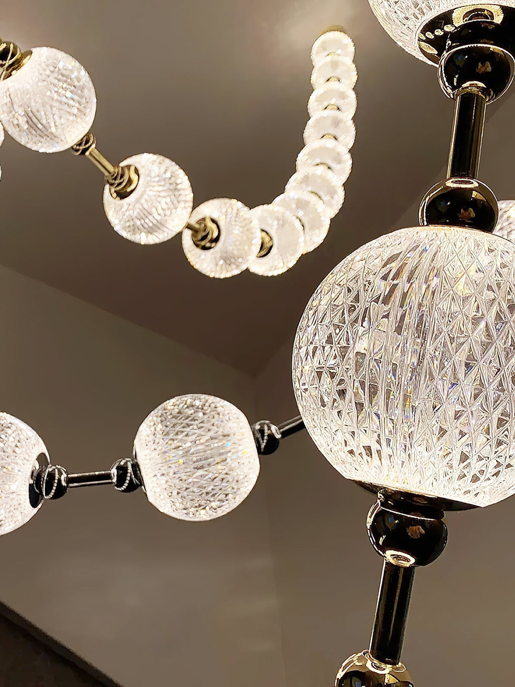 strand-necklace-chandelier-anzaz-Gold & Green-18