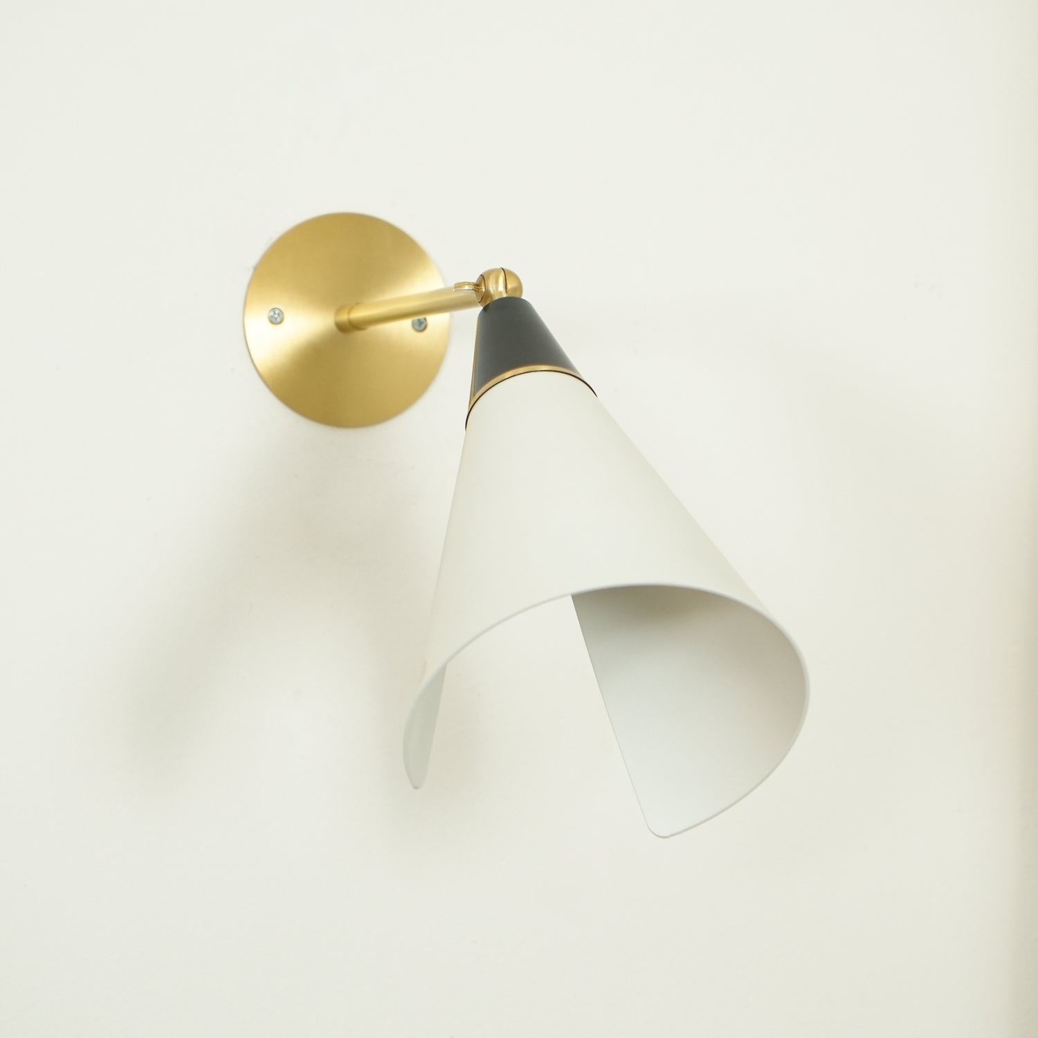 petite-magari-wall-lamp-anzaz--21