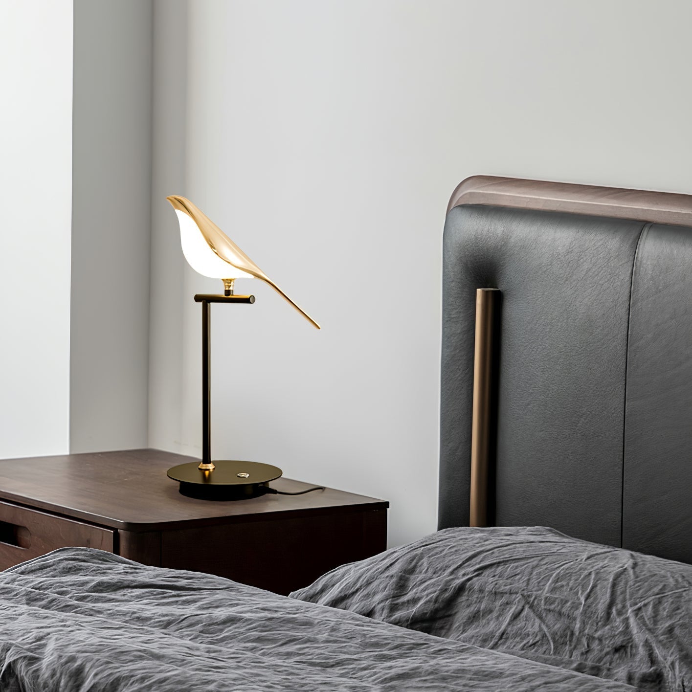 magpie-perch-table-lamp-anzaz--12