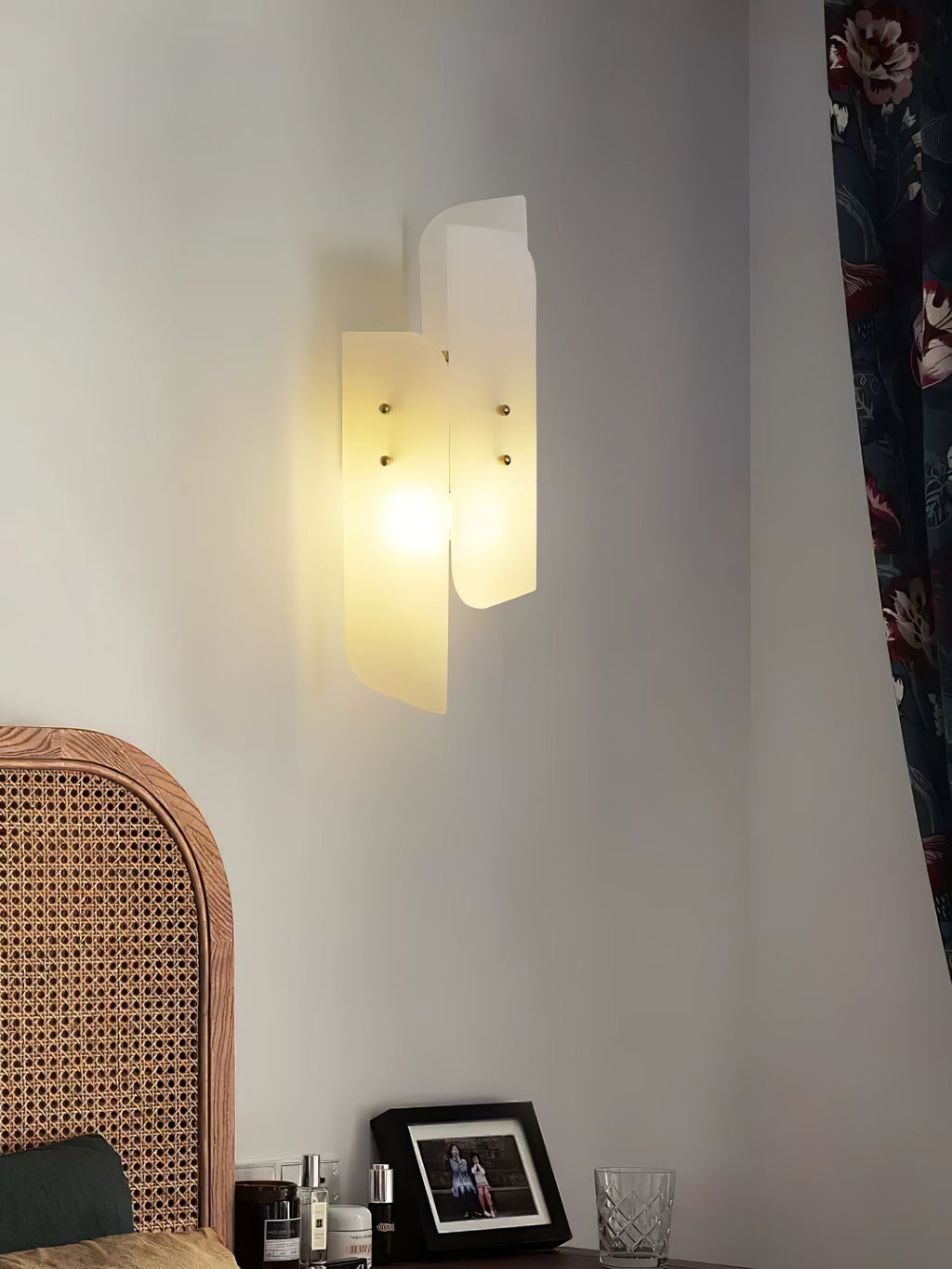 megalith-alabaster-wall-light-anzaz--4