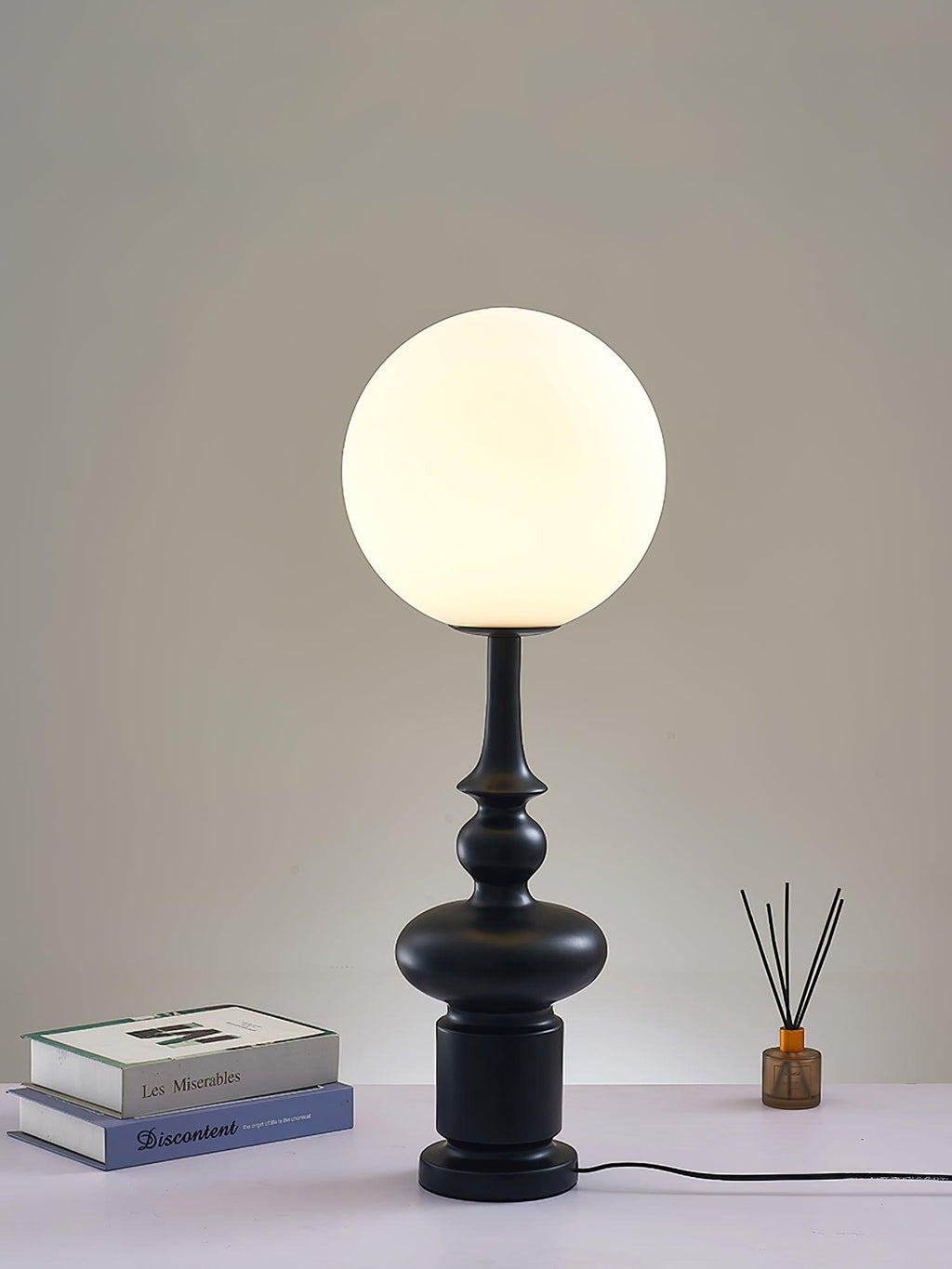 roman-column-floor-lamp-1-anzaz-Black-3