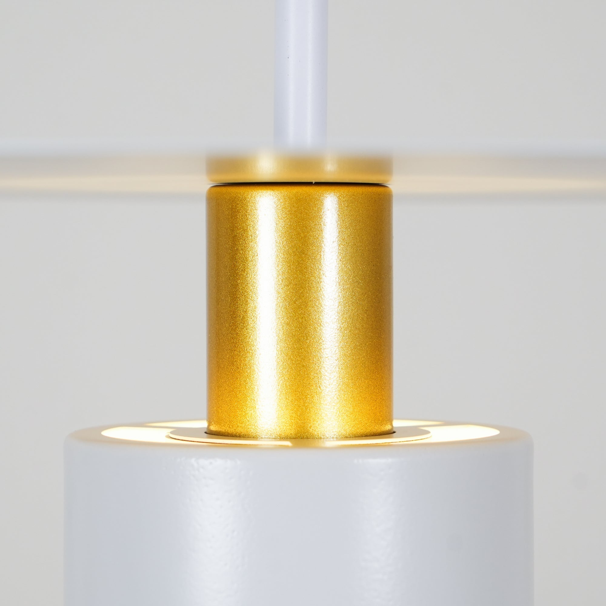 mercer-halo-pendant-lamp-anzaz--12