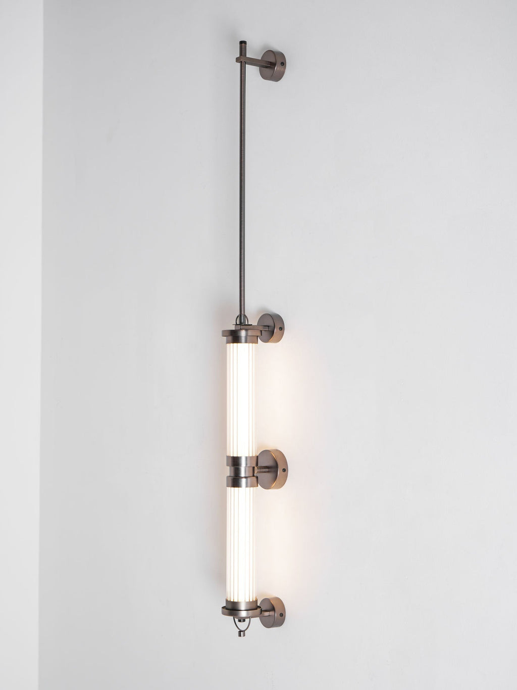 meridian-vertical-wall-sconce-anzaz--8
