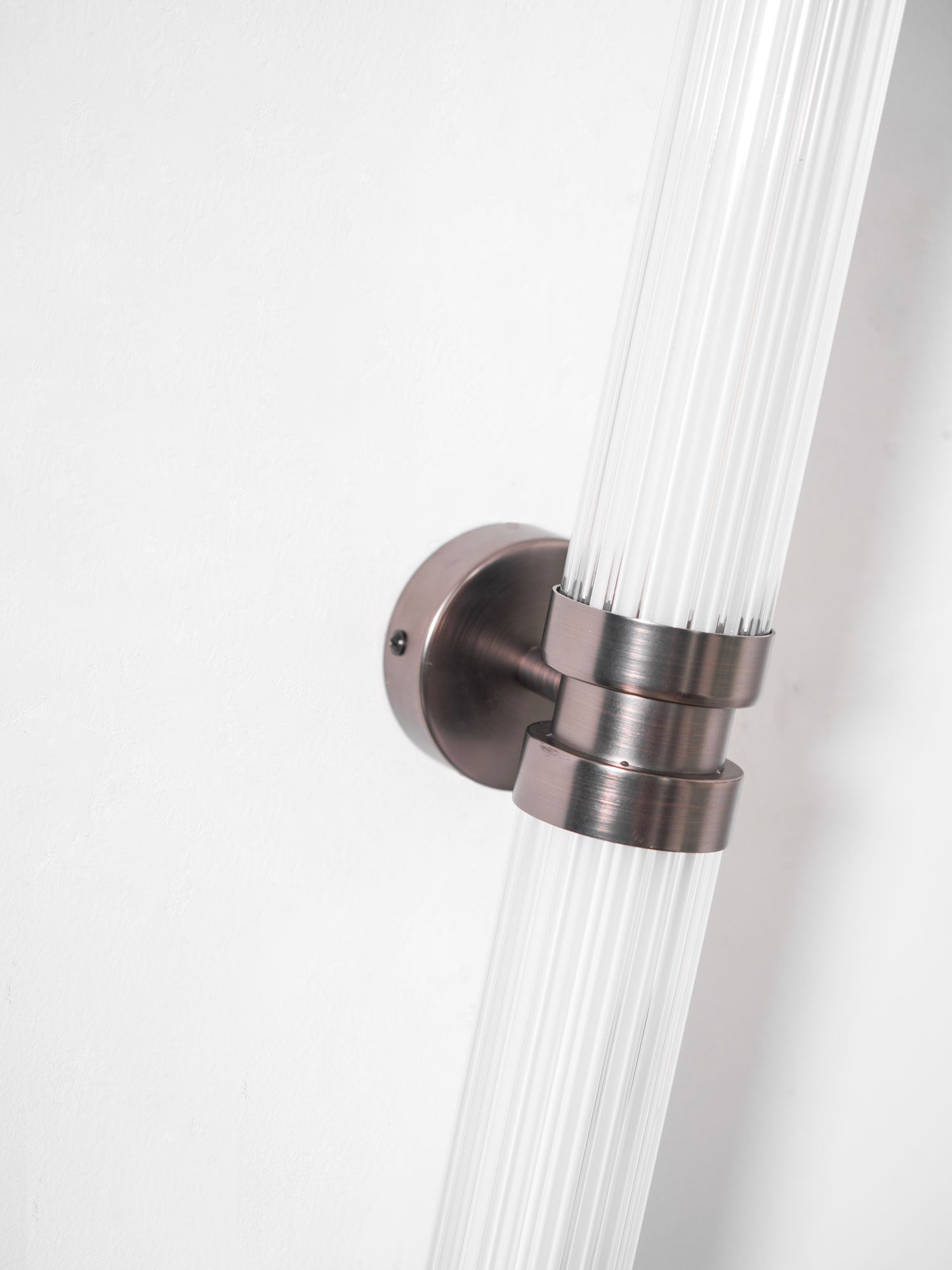 meridian-vertical-wall-sconce-anzaz--19